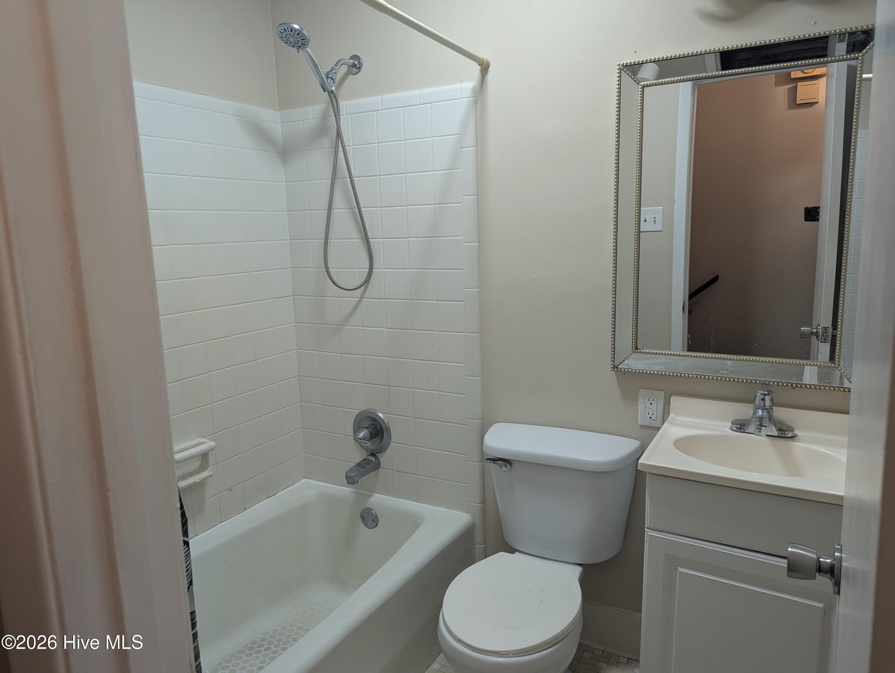 1020 Riverside Circle Property Photo 16