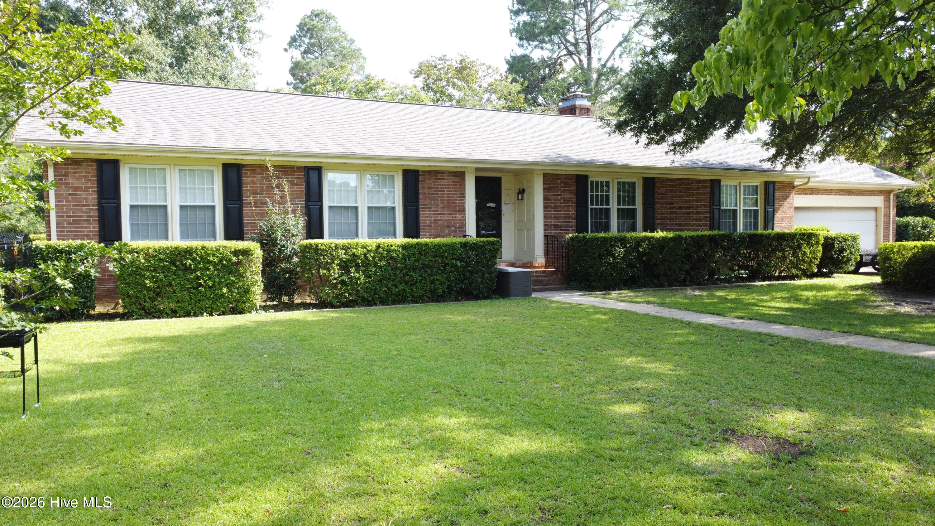 604 N Pinecrest Drive Property Photo 2
