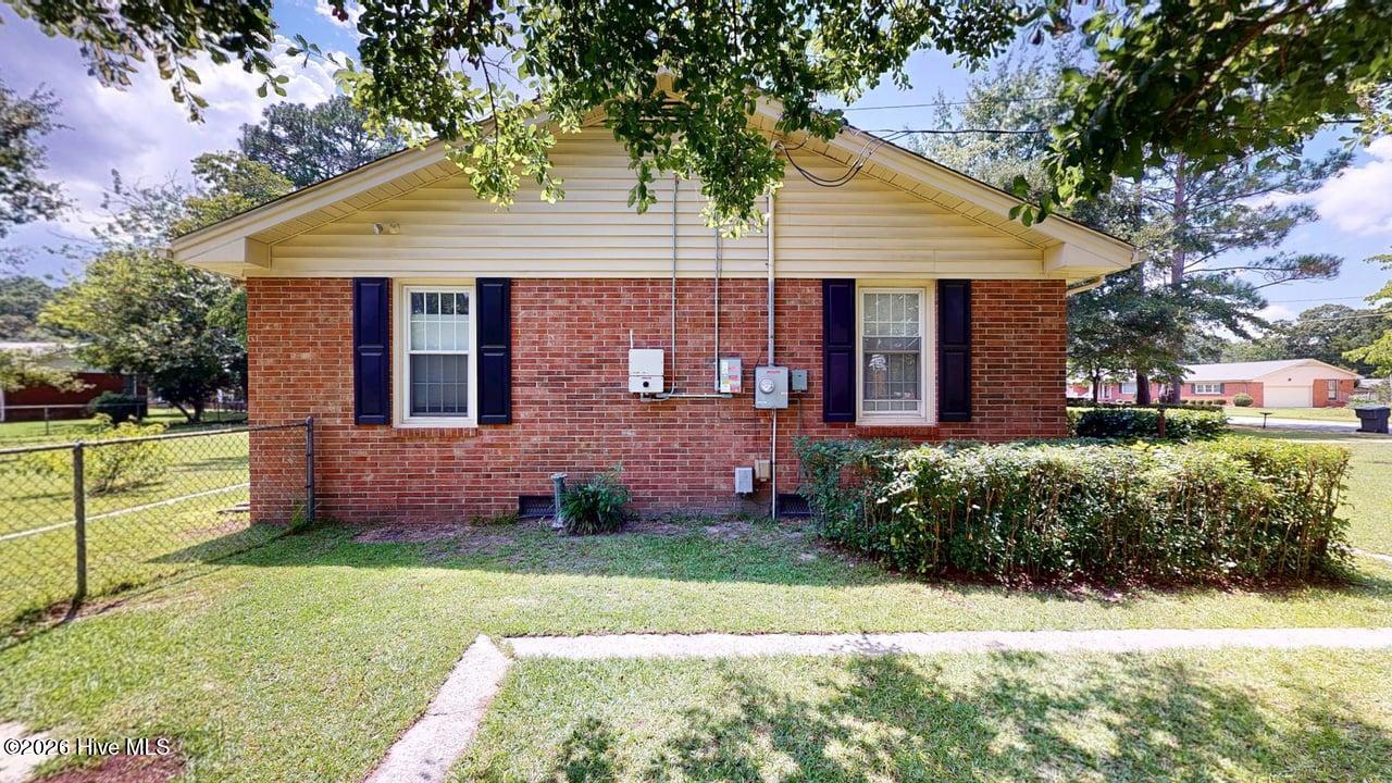604 N Pinecrest Drive Property Photo 5