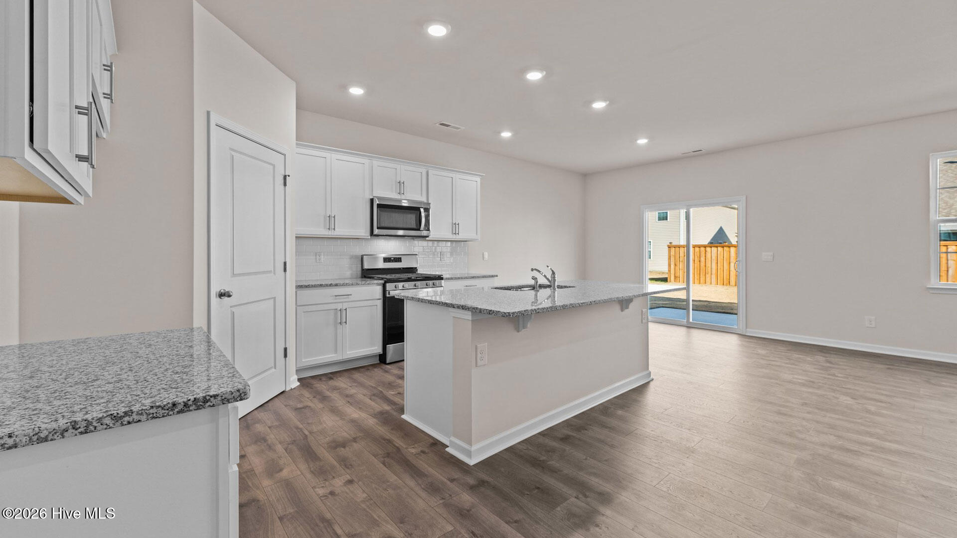 10514 Beard Way Property Photo 6