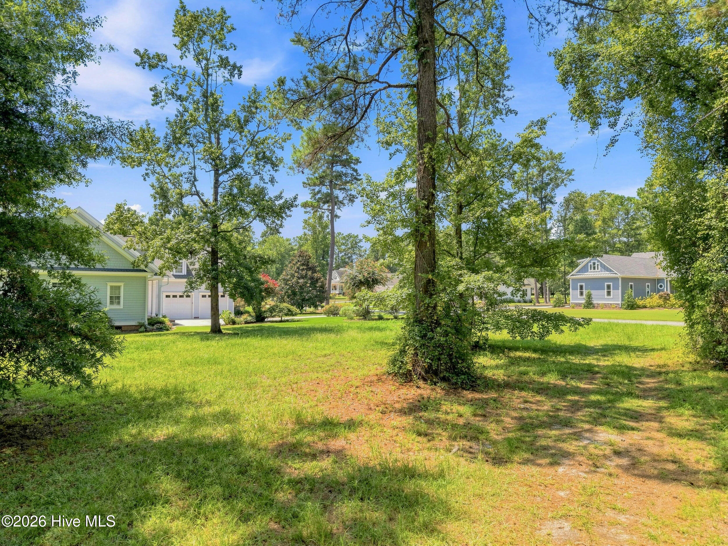201 883 E Winding Way Property Photo 3