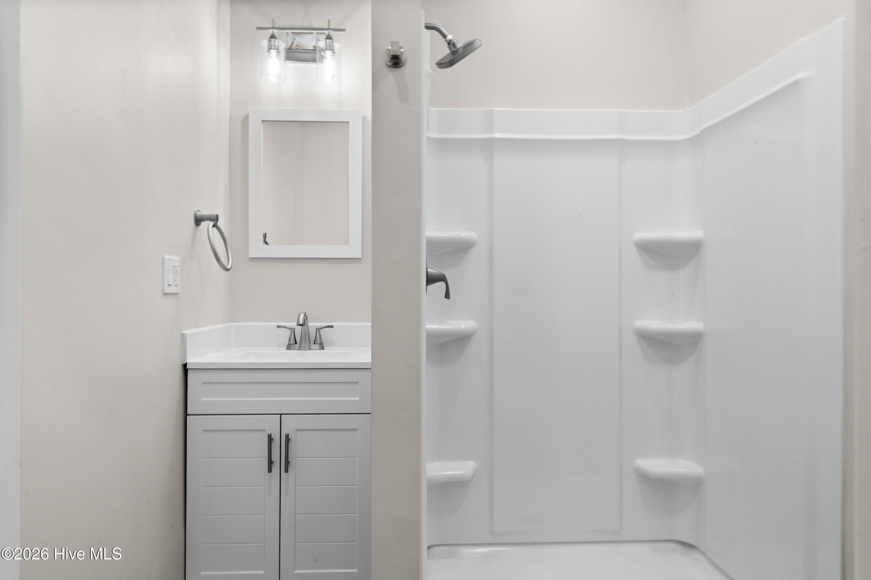 533 W College Street Property Photo 42