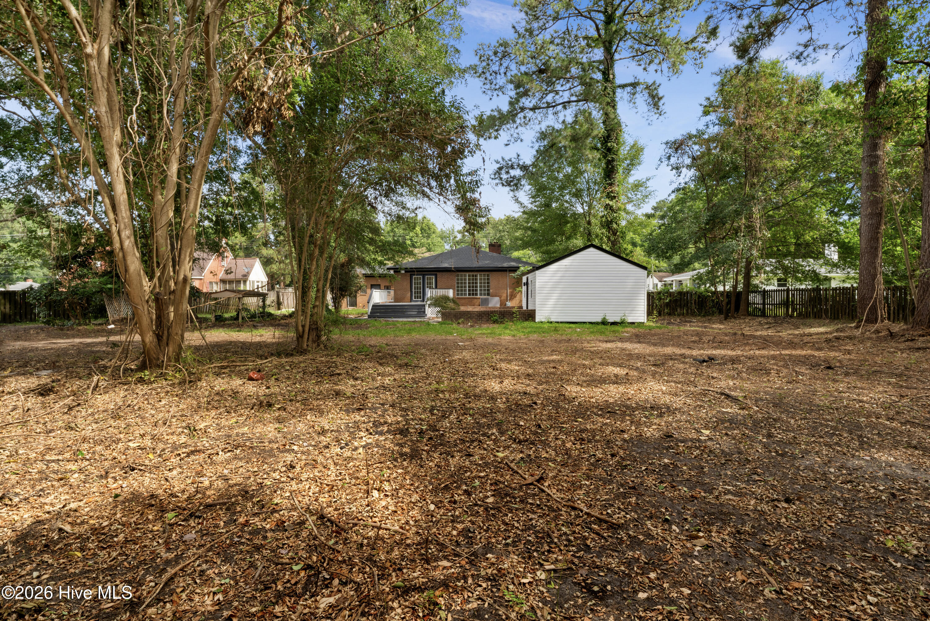 533 W College Street Property Photo 60