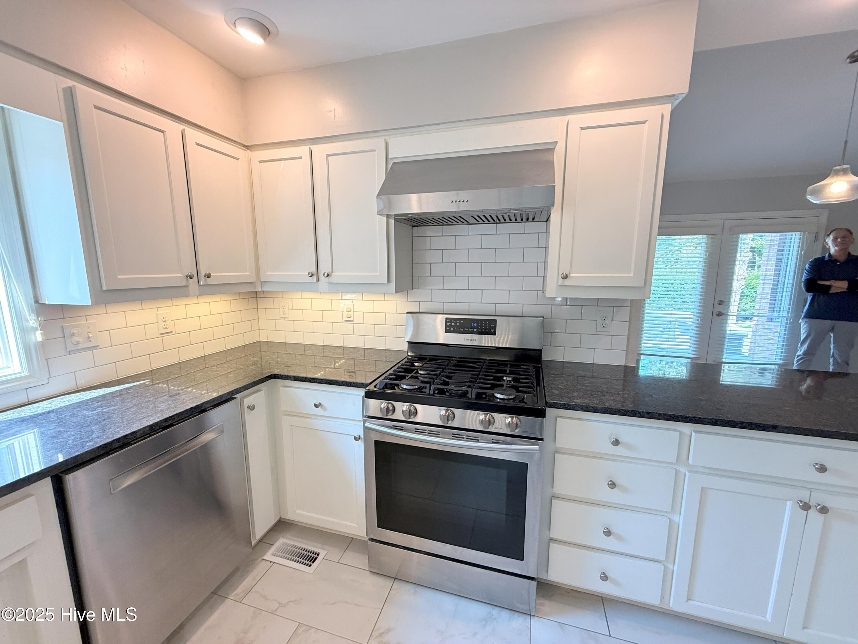 3305 Peppercorn Road Property Photo 7