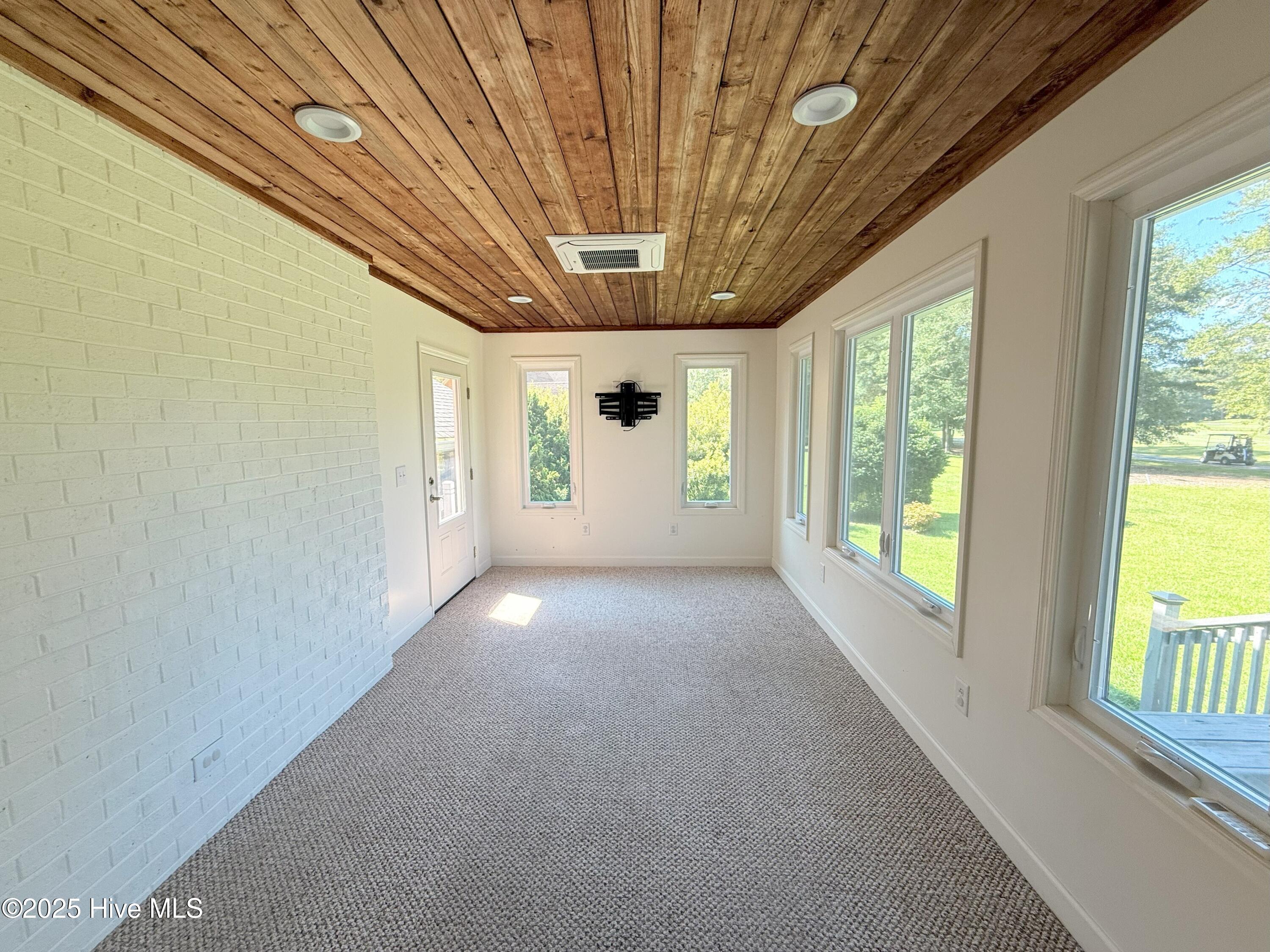 3305 Peppercorn Road Property Photo 12