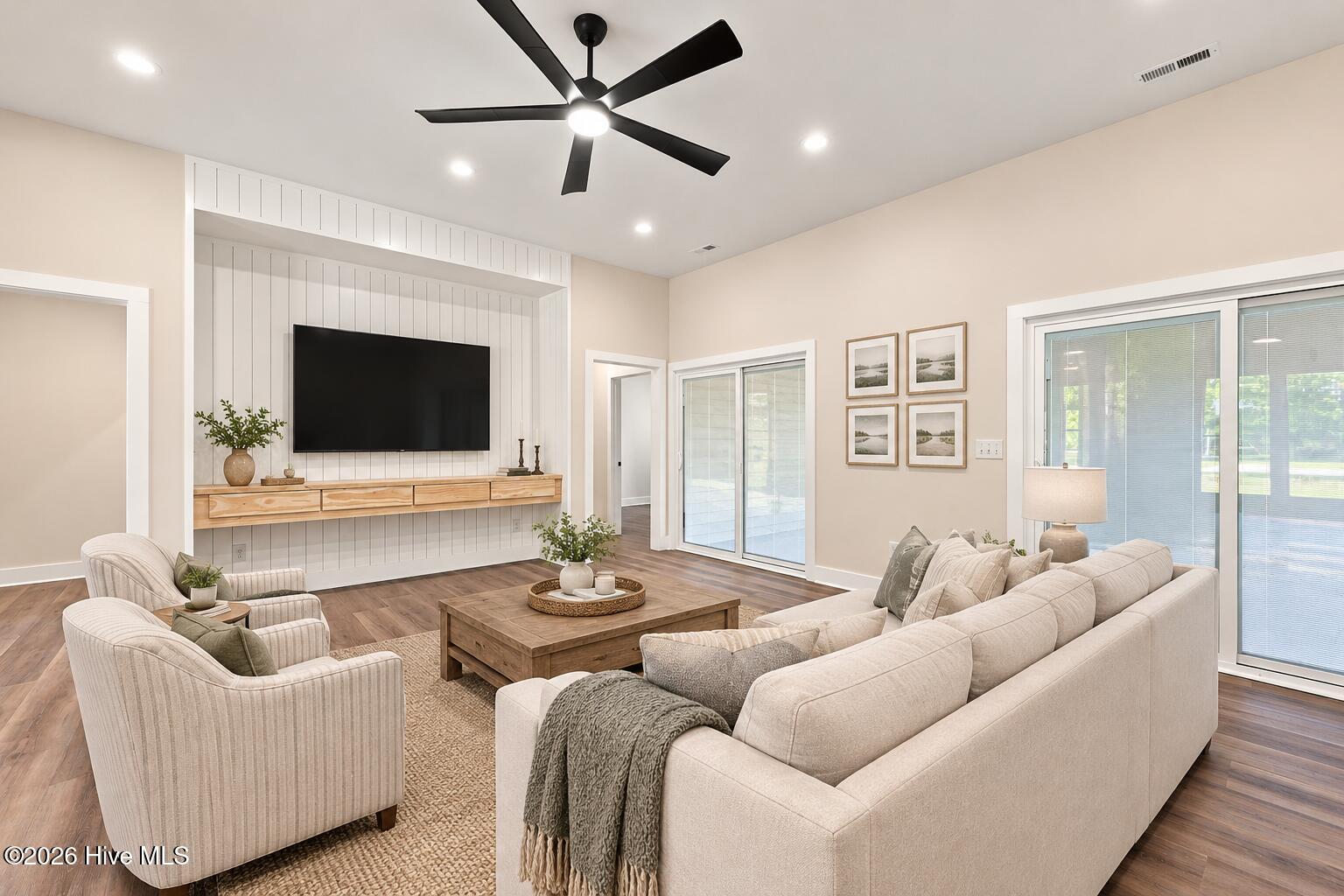 6818 River Road Property Photo 3