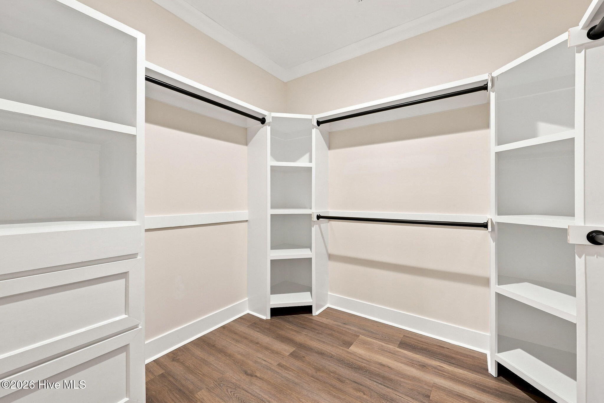 6818 River Road Property Photo 4