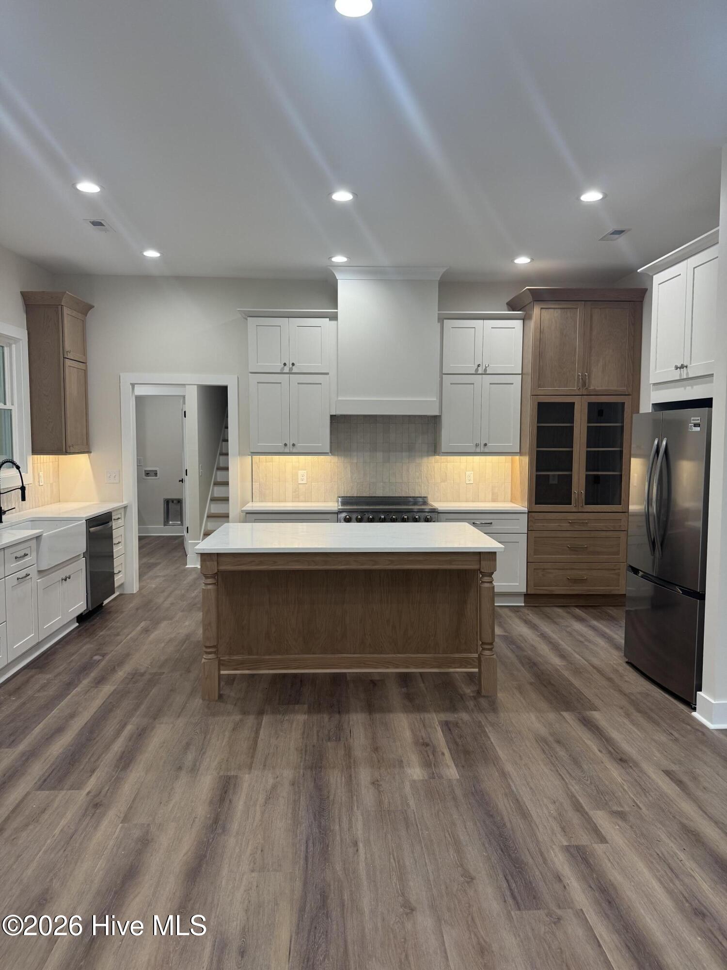 6818 River Road Property Photo 11
