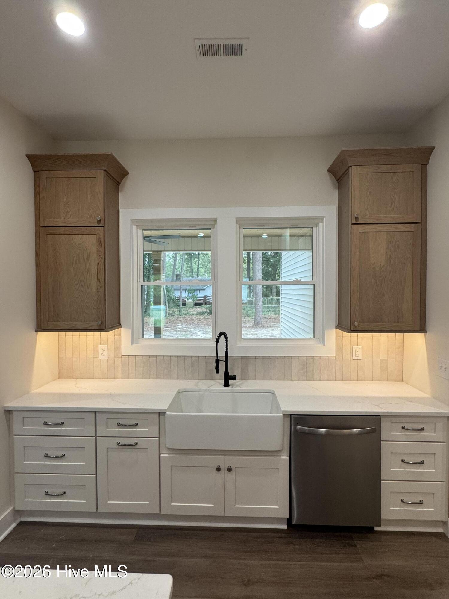6818 River Road Property Photo 12