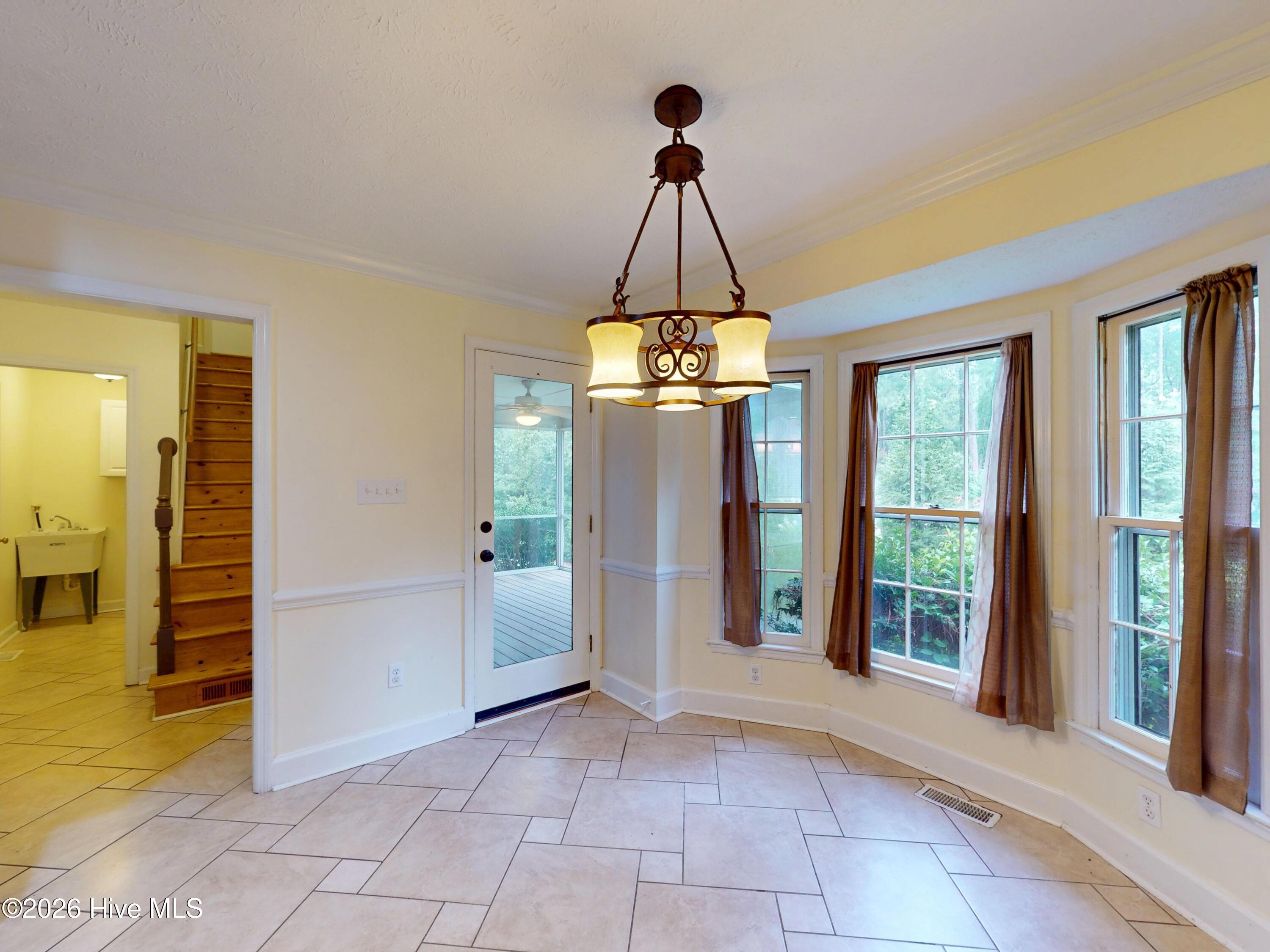 464 Summerlea Drive Property Photo 9