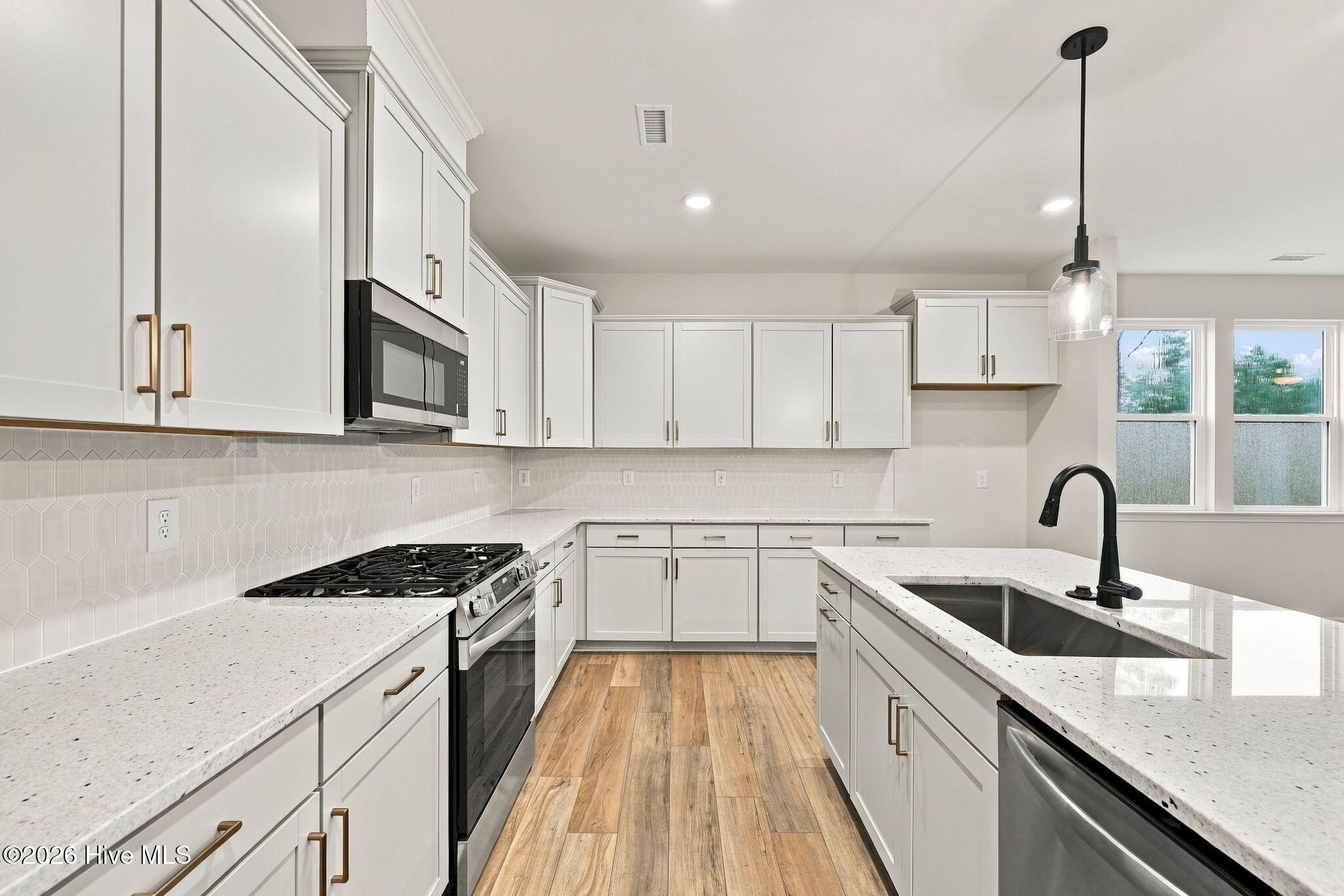 347 Queensferry Lane Property Photo 3