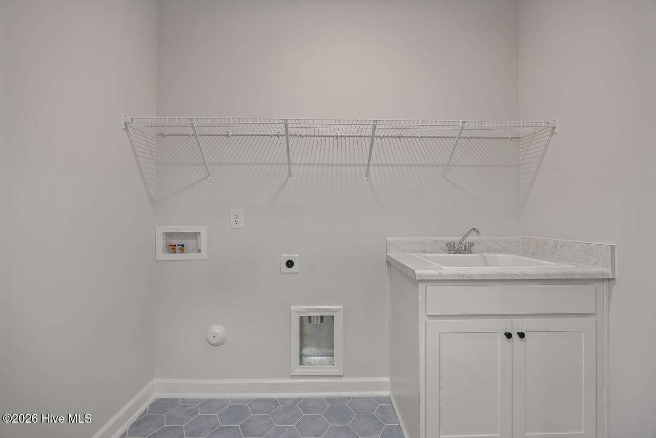347 Queensferry Lane Property Photo 13
