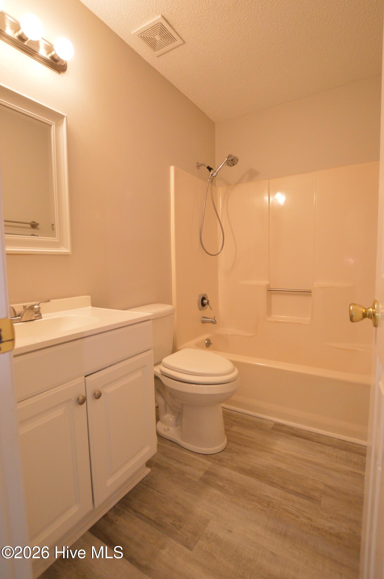 105 Creekview Drive Property Photo 8