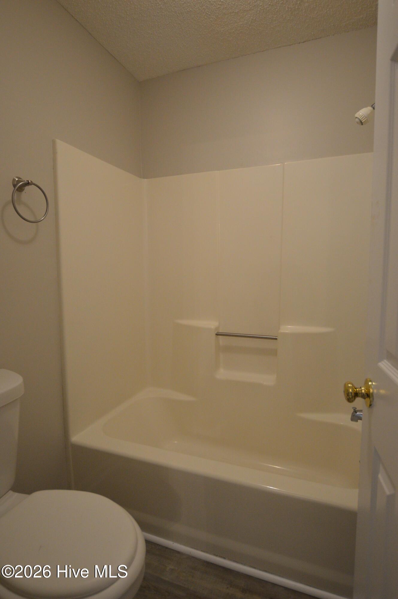 105 Creekview Drive Property Photo 12