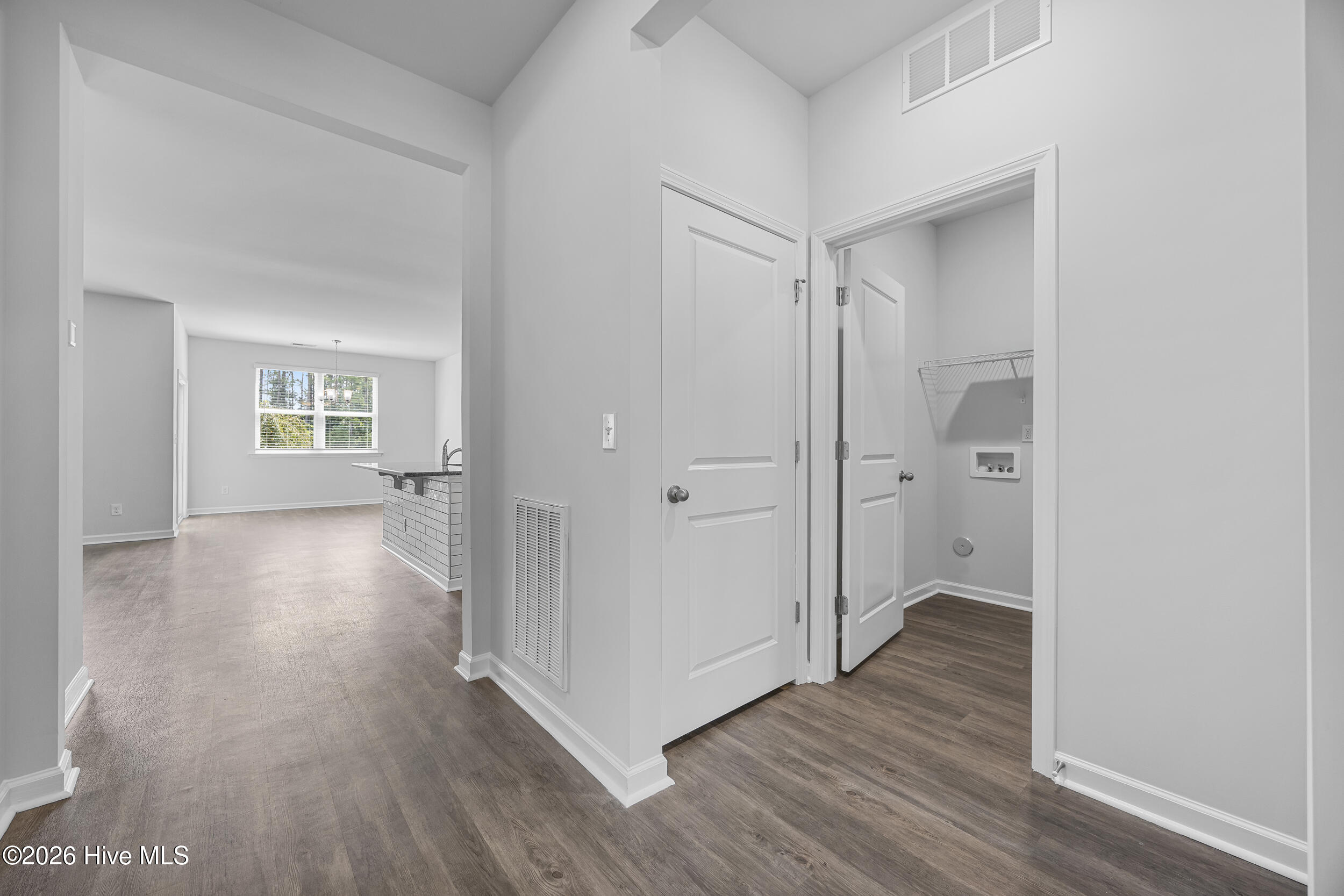 9633 Large Oak Court Property Photo 14