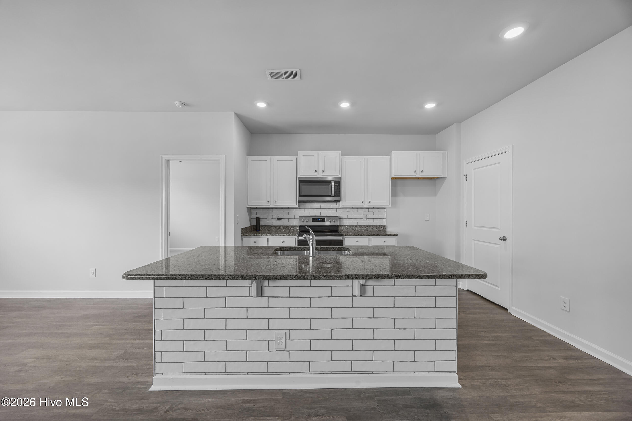 9633 Large Oak Court Property Photo 22