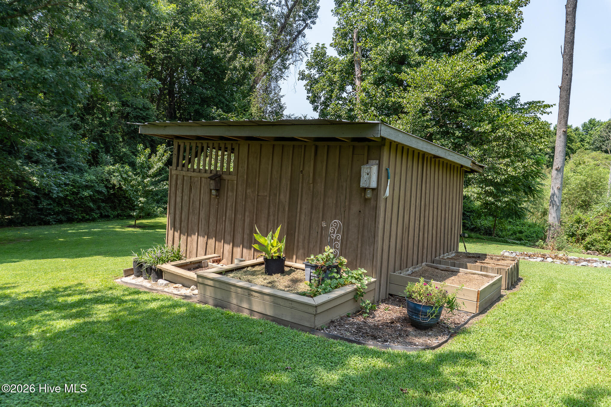425 Blackmore Road Property Photo 14