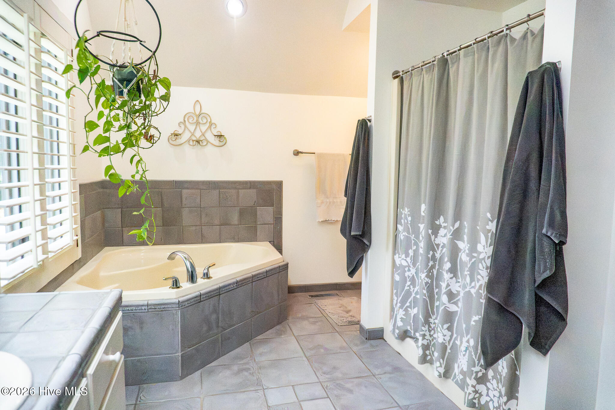 425 Blackmore Road Property Photo 34