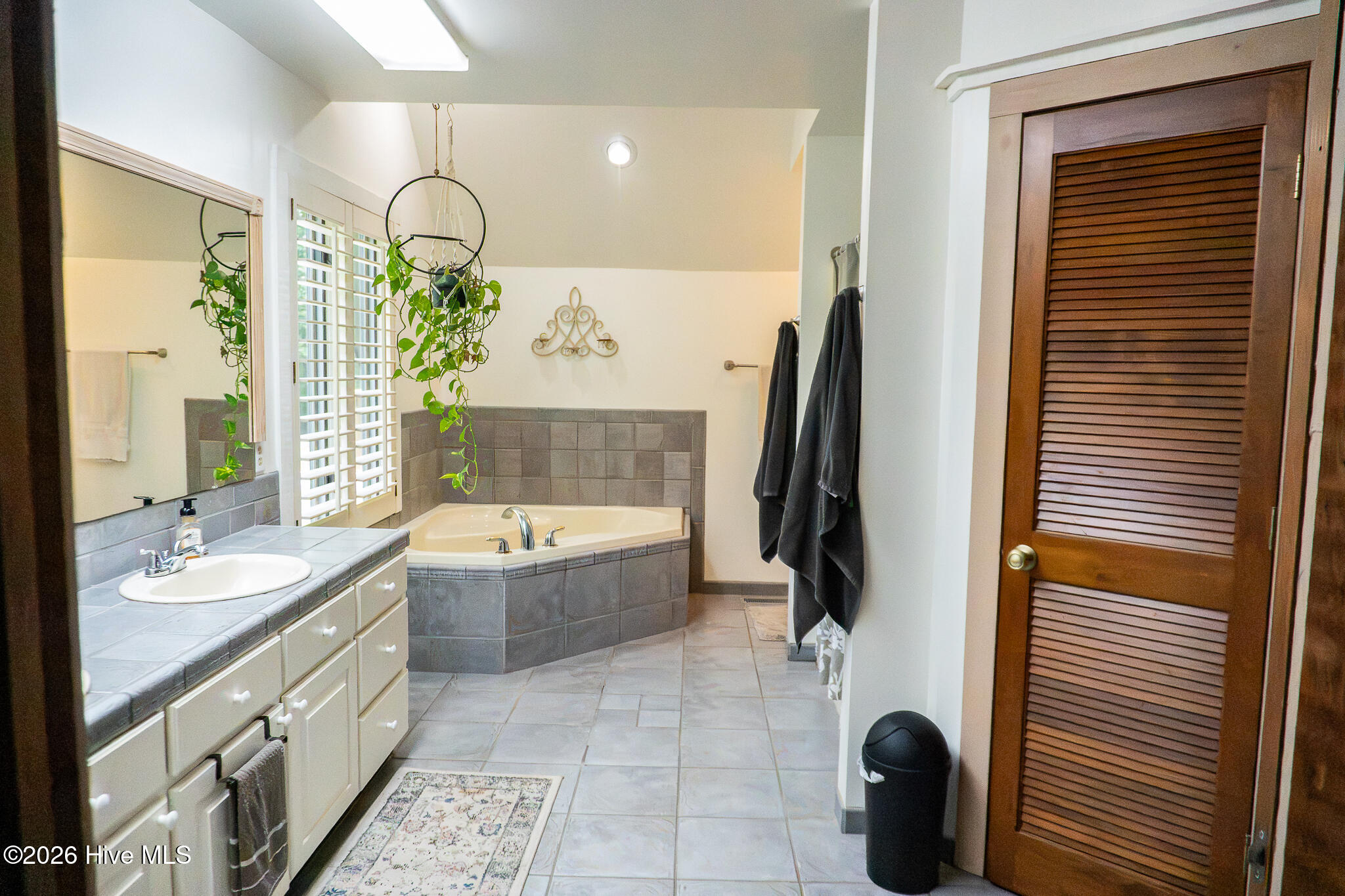 425 Blackmore Road Property Photo 35