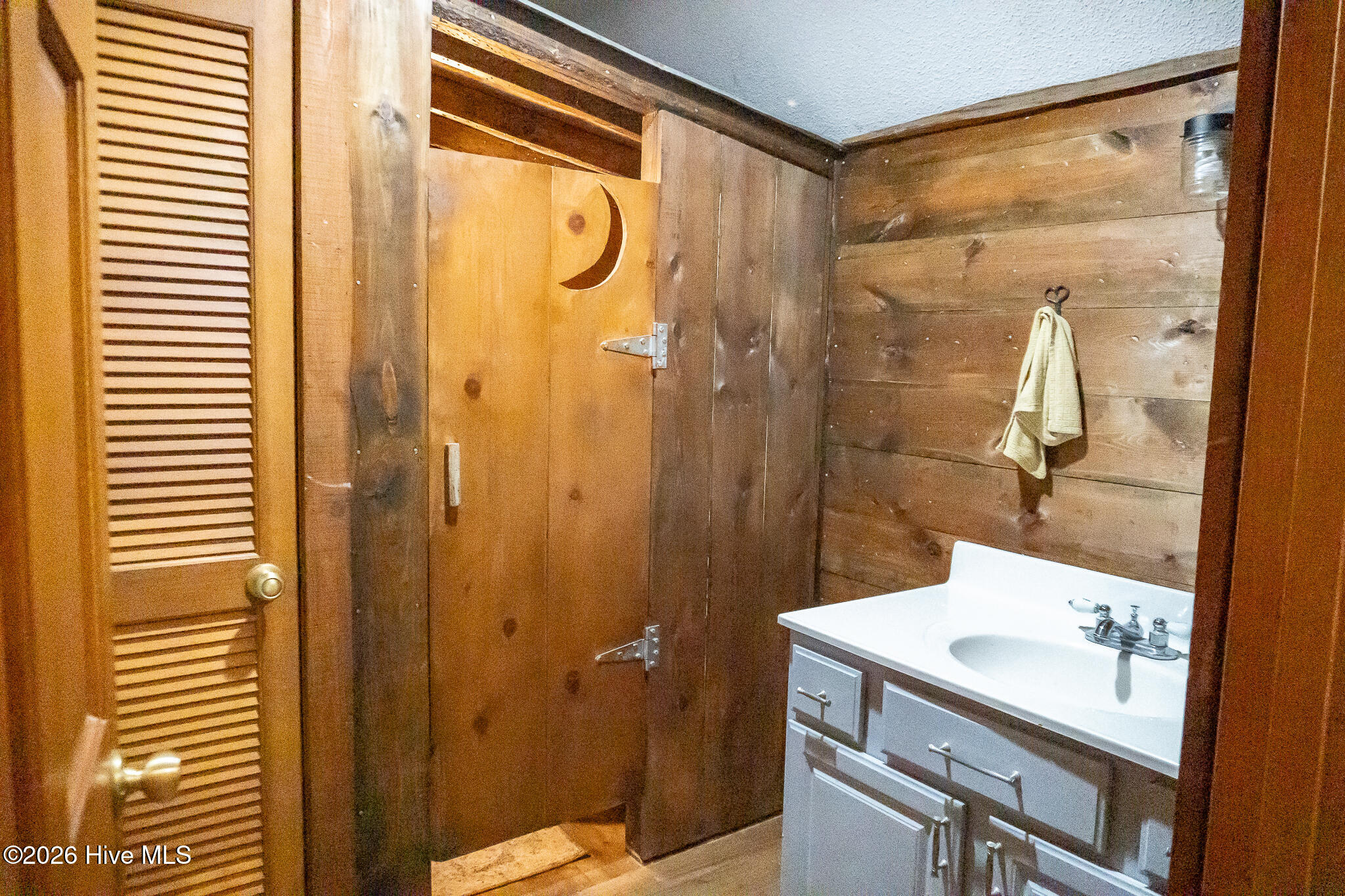 425 Blackmore Road Property Photo 38