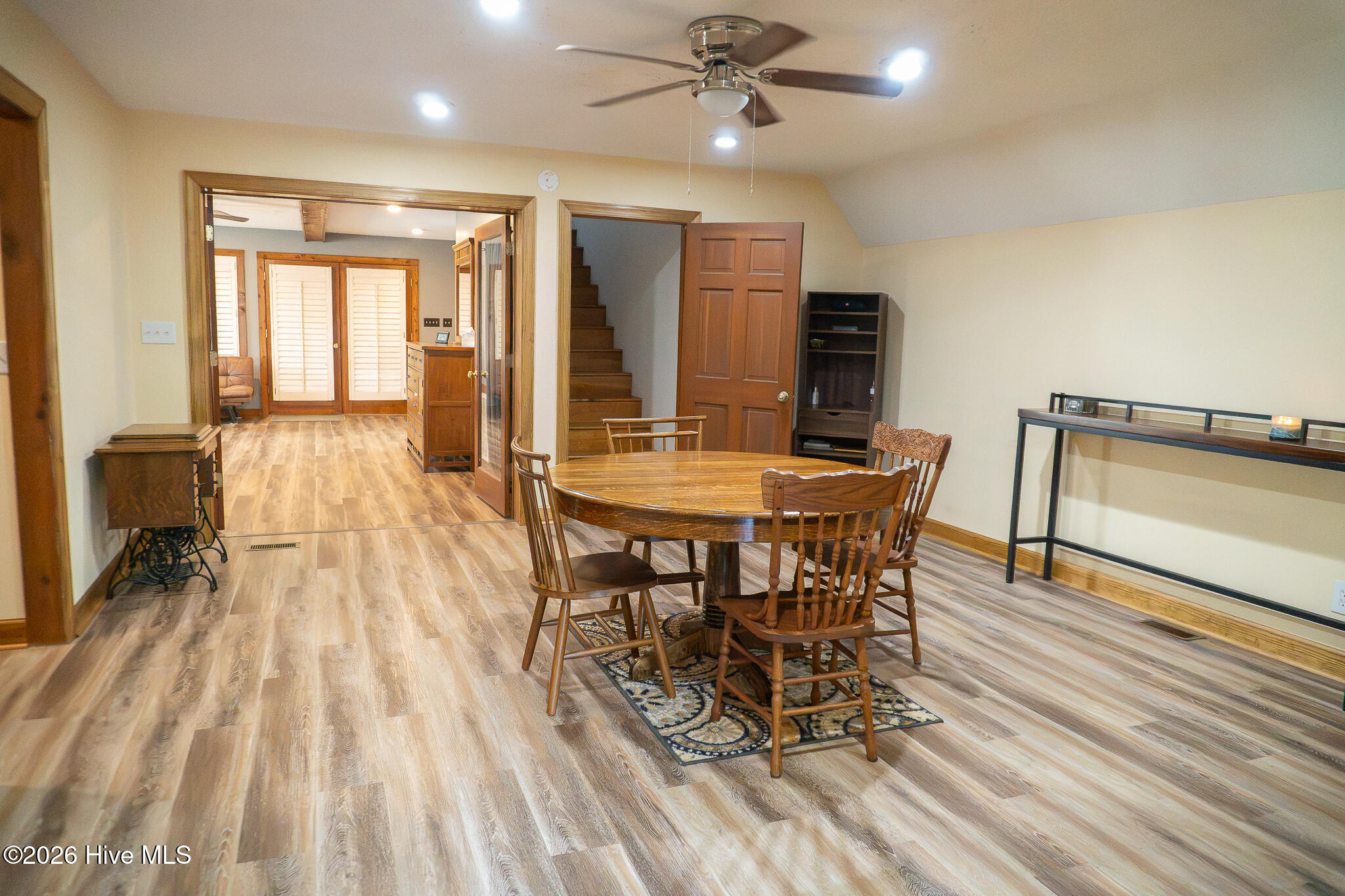 425 Blackmore Road Property Photo 40