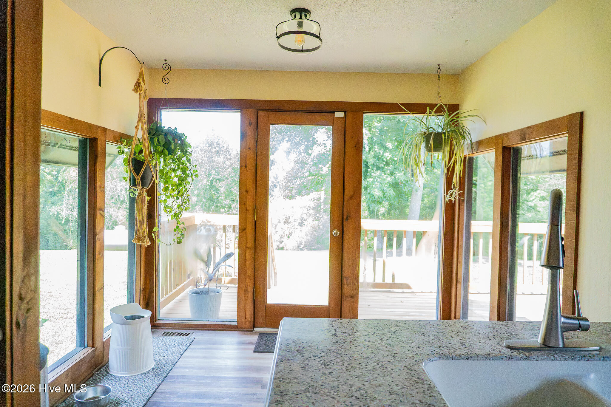 425 Blackmore Road Property Photo 43
