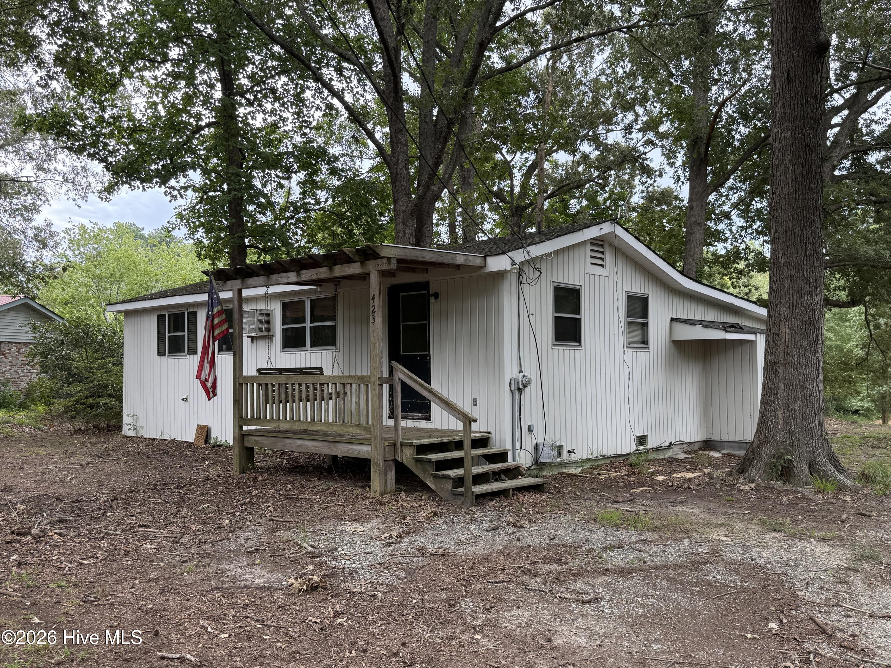 423 Dogwood Drive Property Photo 2