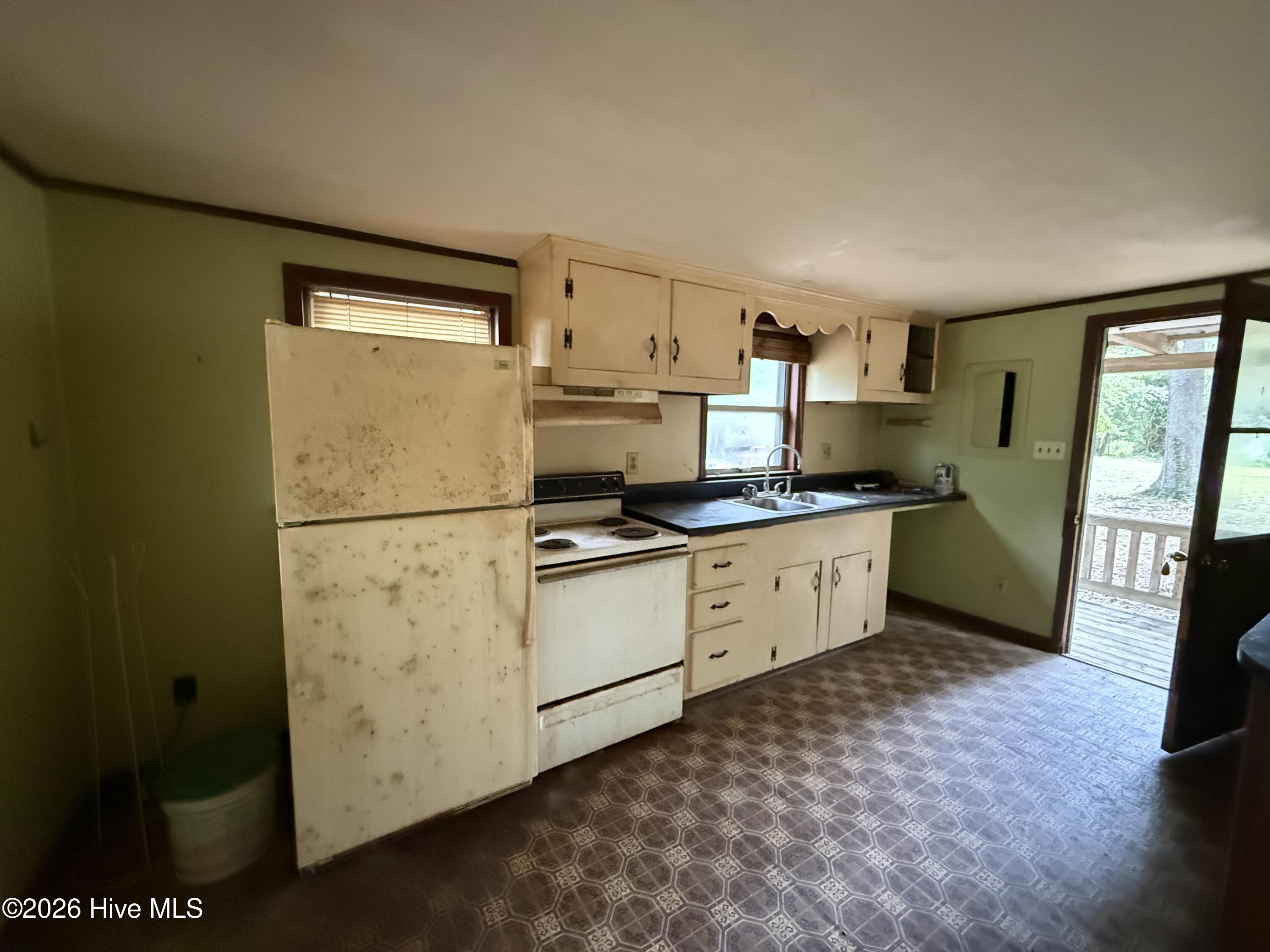 423 Dogwood Drive Property Photo 5