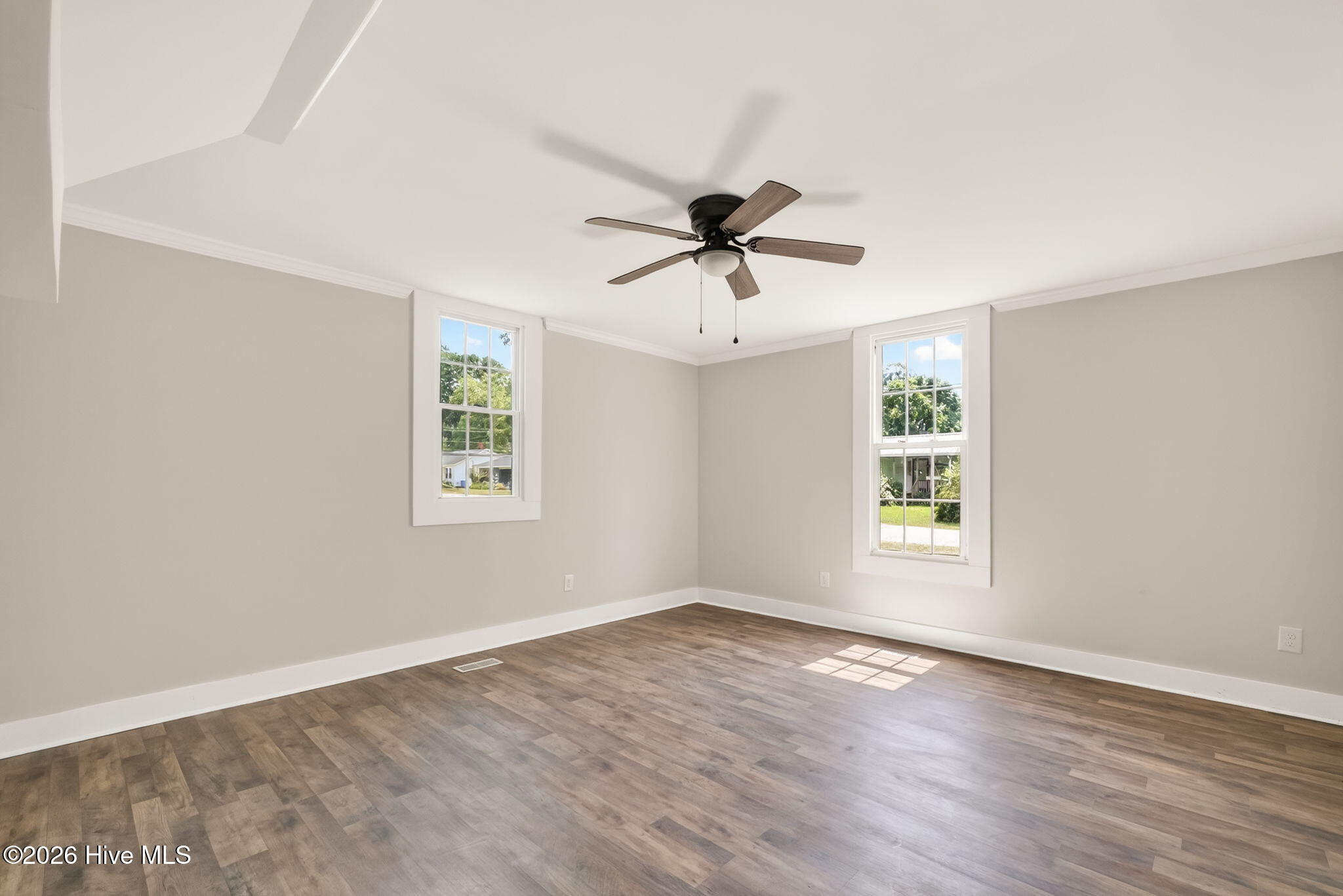 305 E Harnett Street Property Photo 4