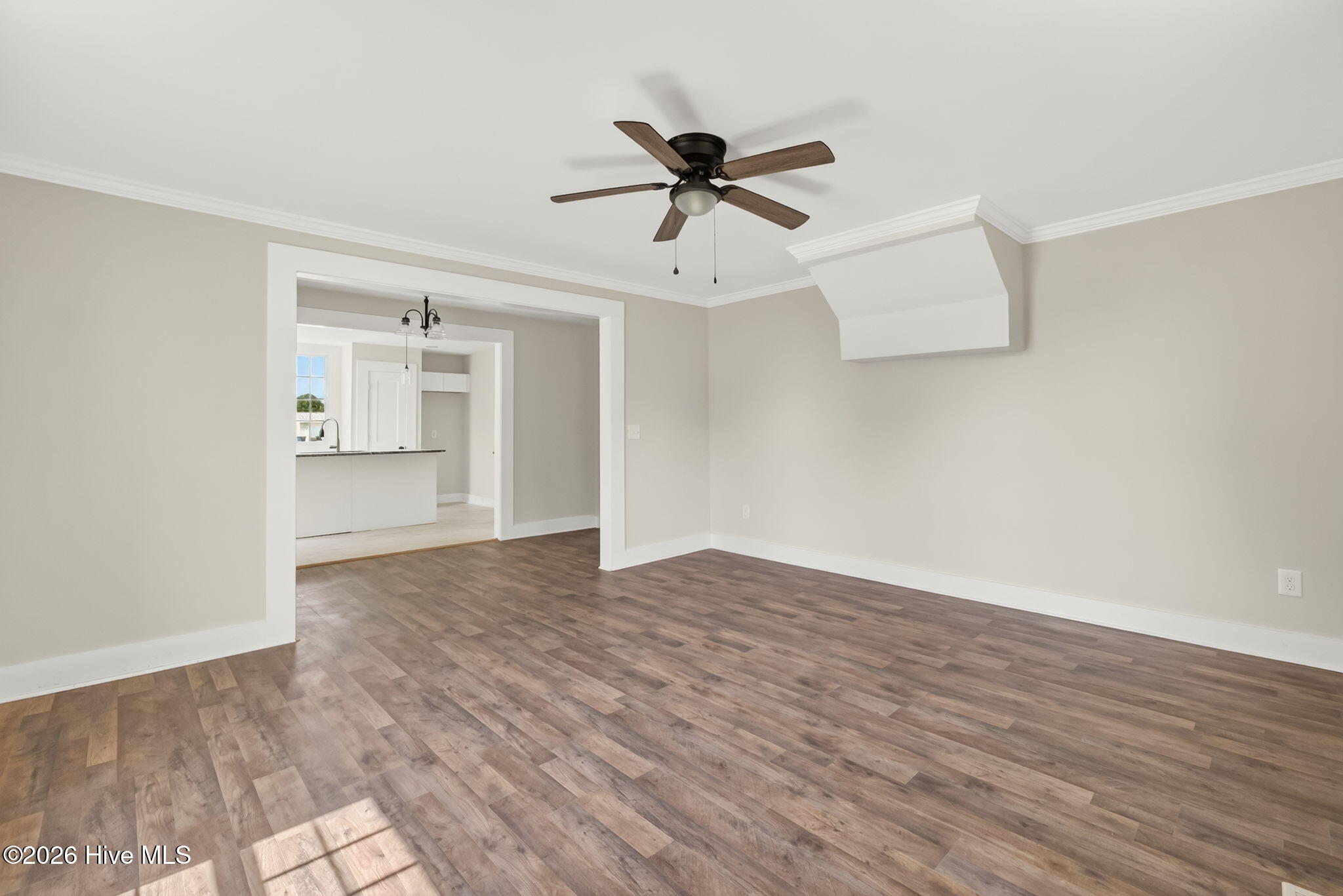 305 E Harnett Street Property Photo 6
