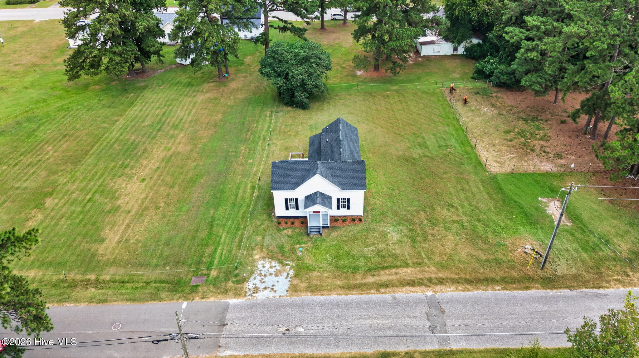 305 E Harnett Street Property Photo 39