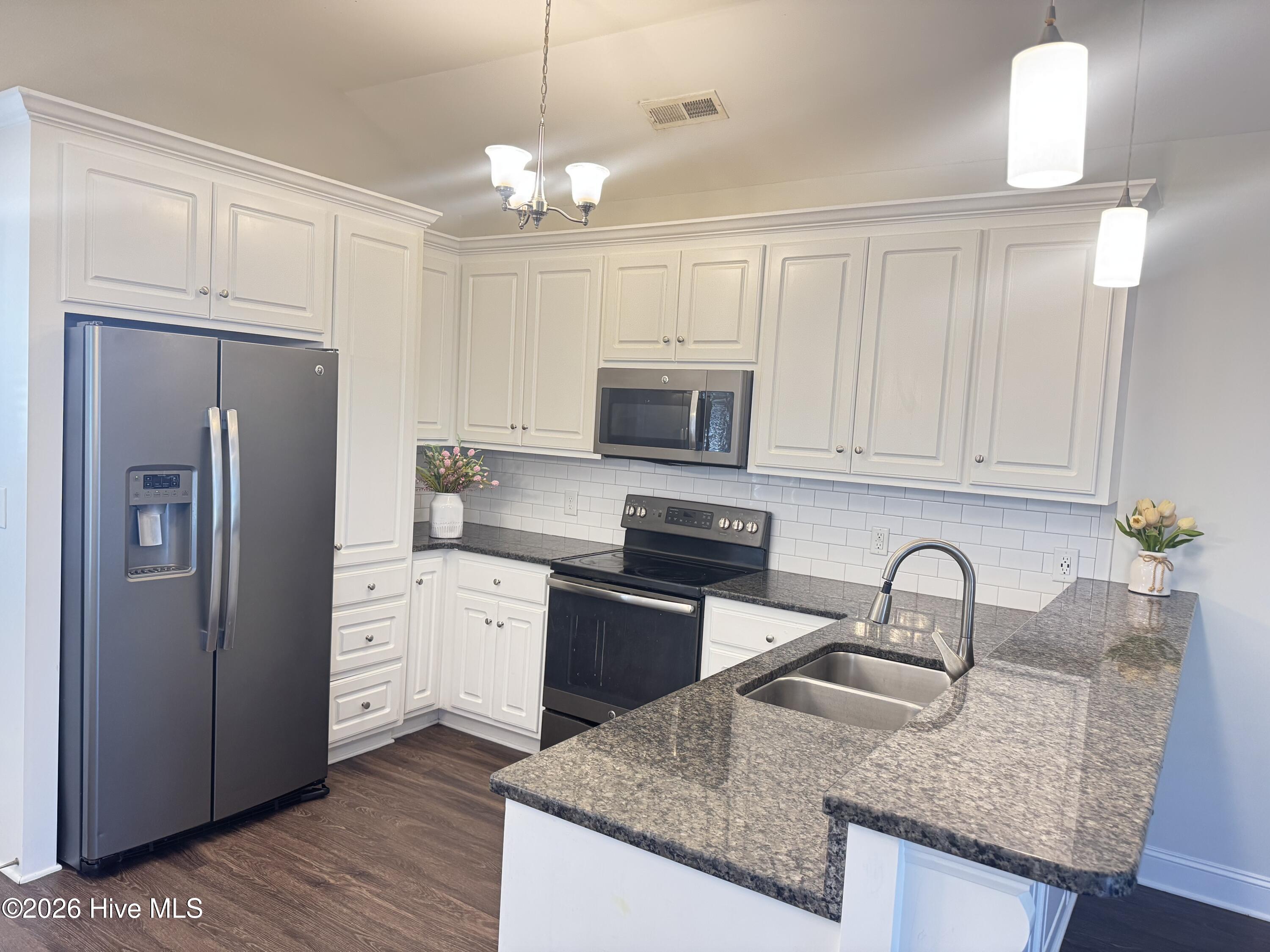 733 Seneca Court Property Photo 8