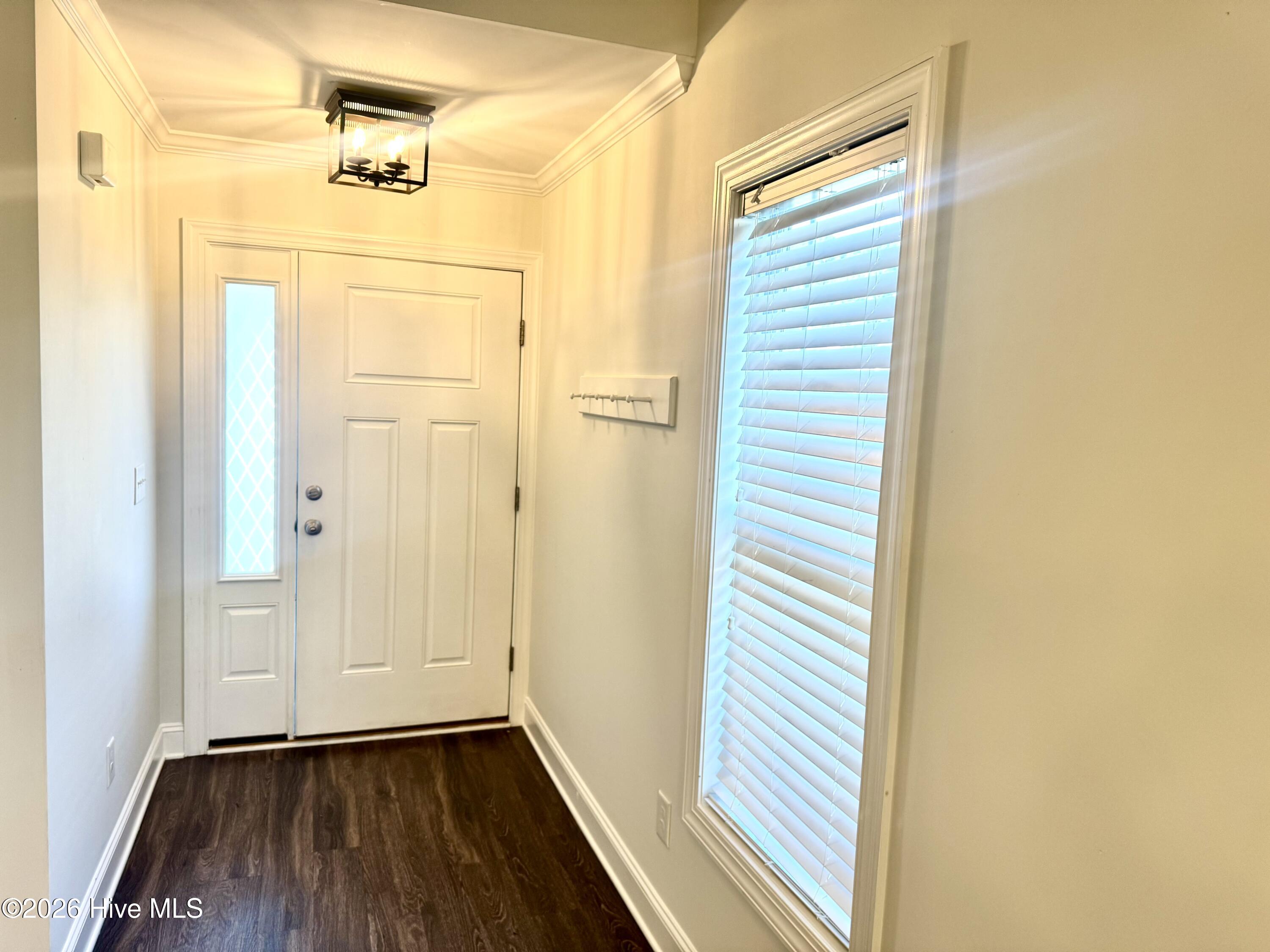 733 Seneca Court Property Photo 14