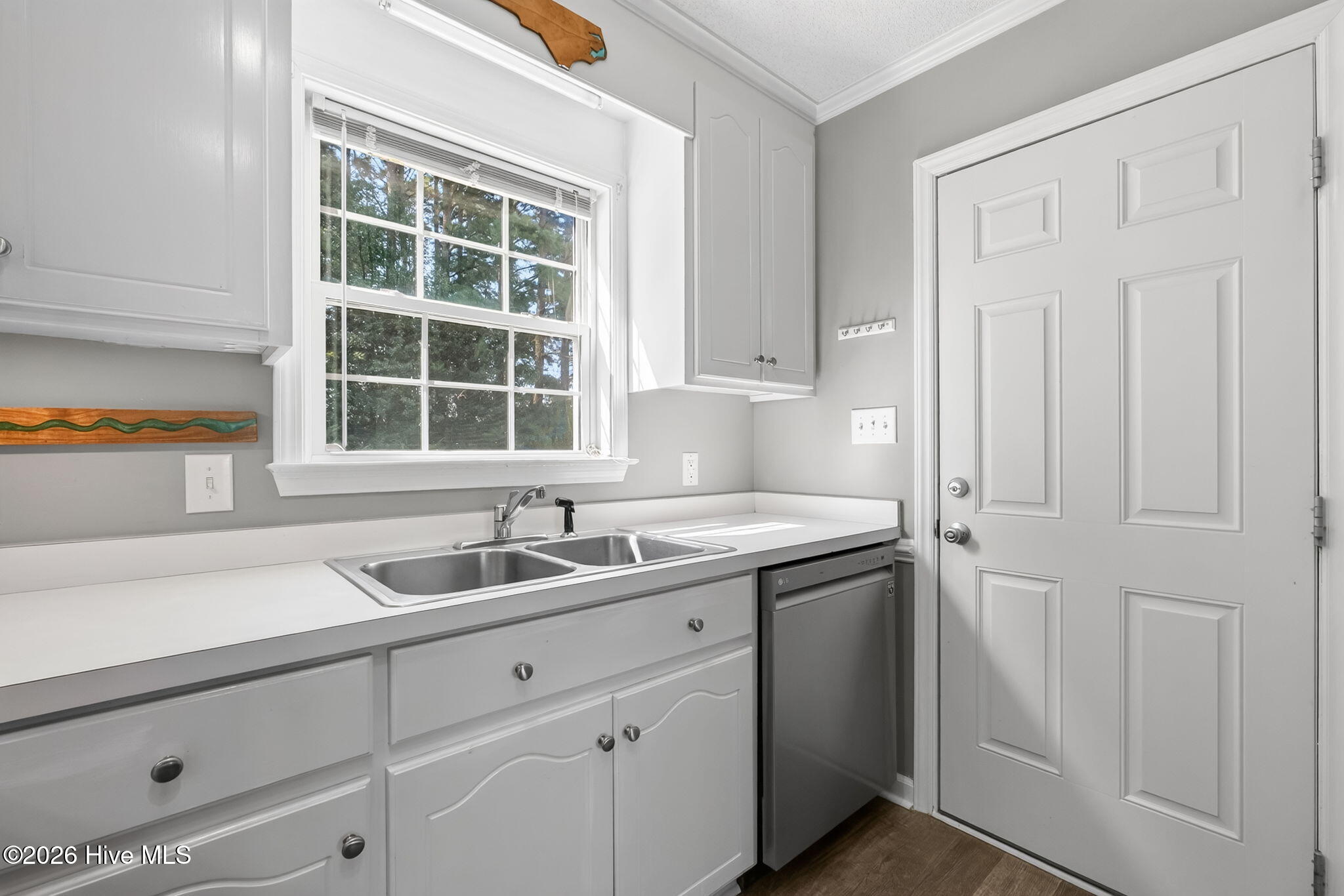 1911 Nahunta Road Property Photo 11