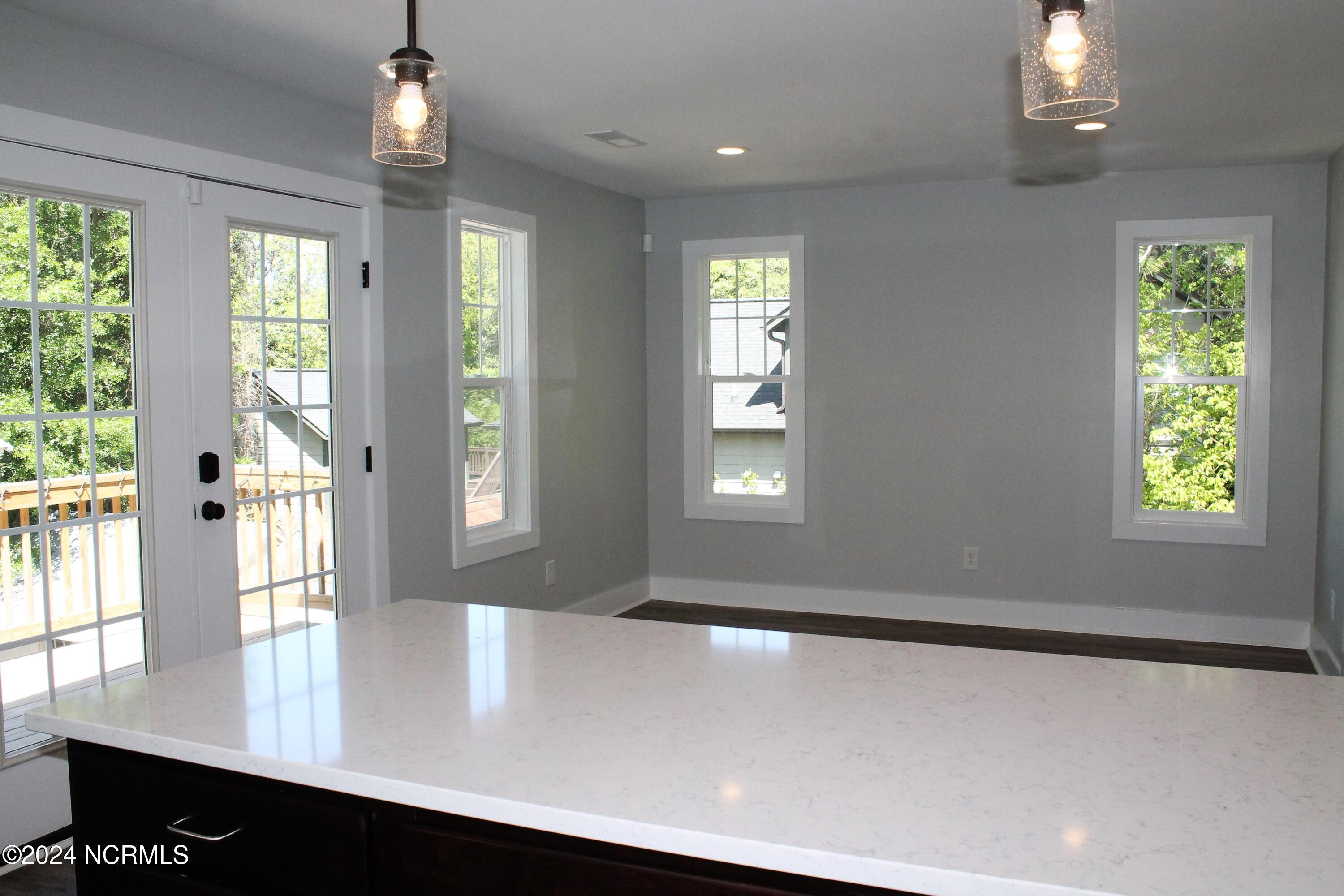 310 N May Street C Property Photo 6