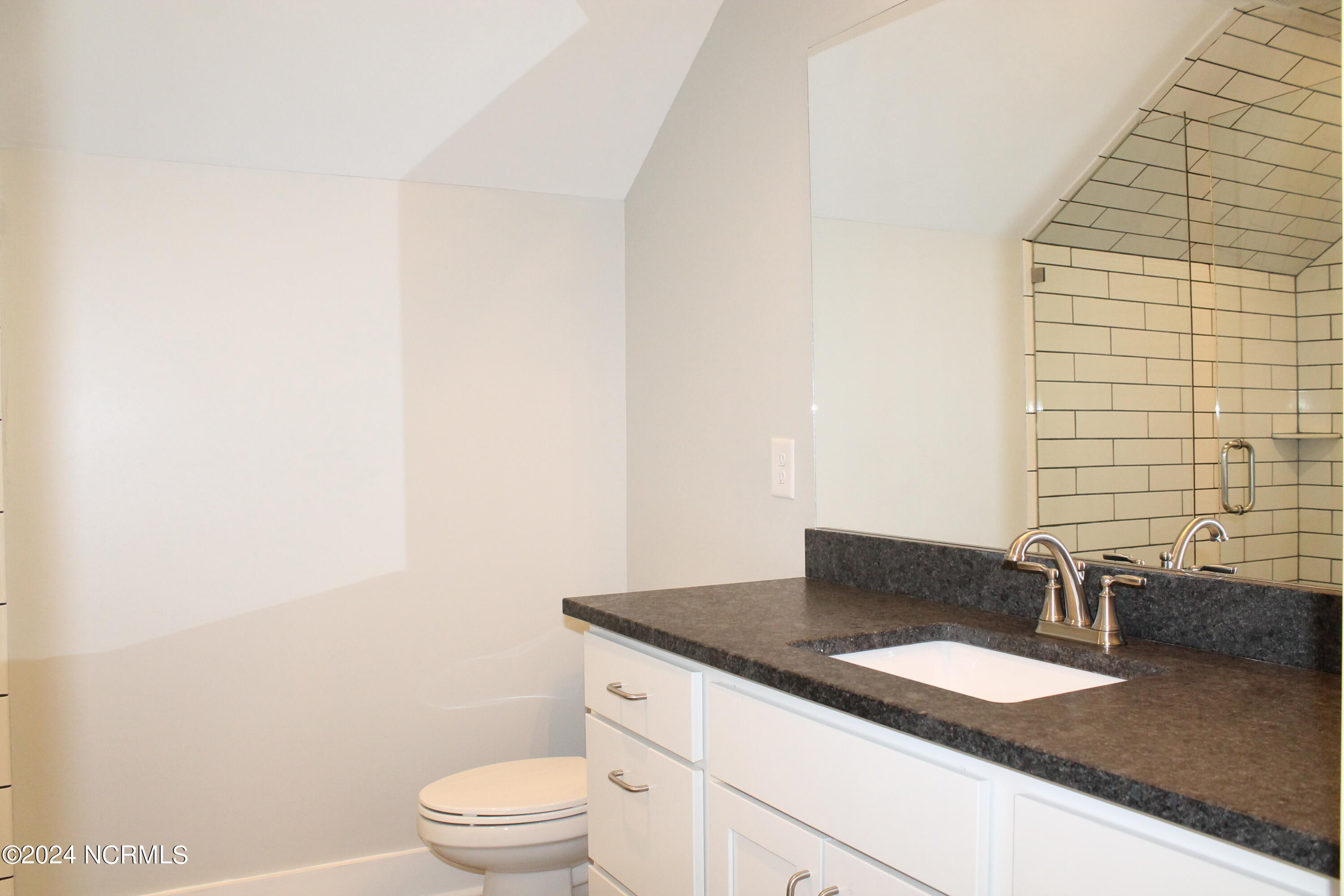310 N May Street C Property Photo 16