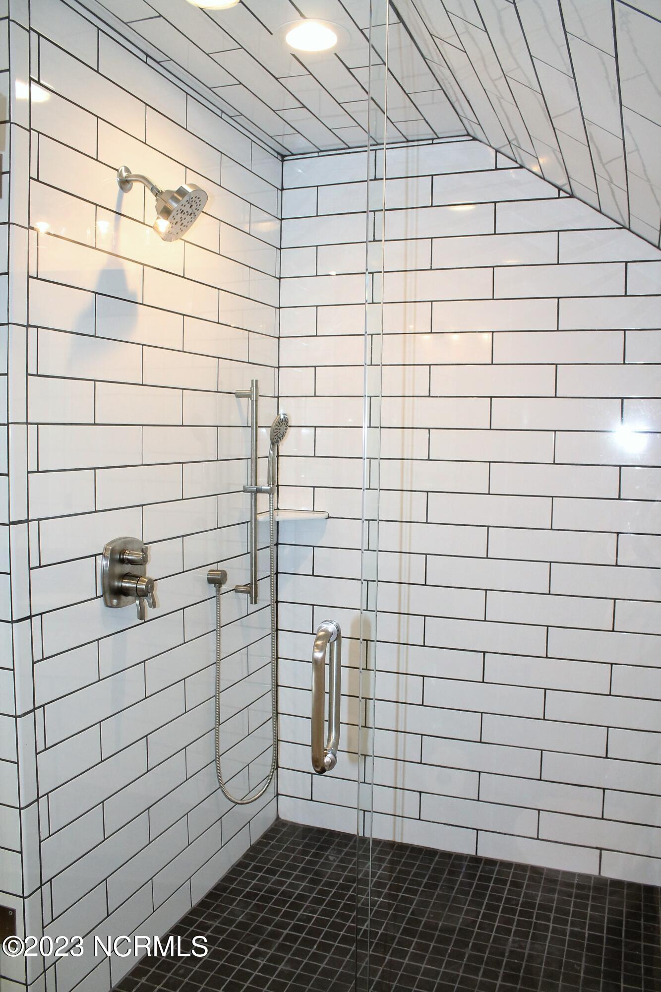 310 N May Street C Property Photo 18