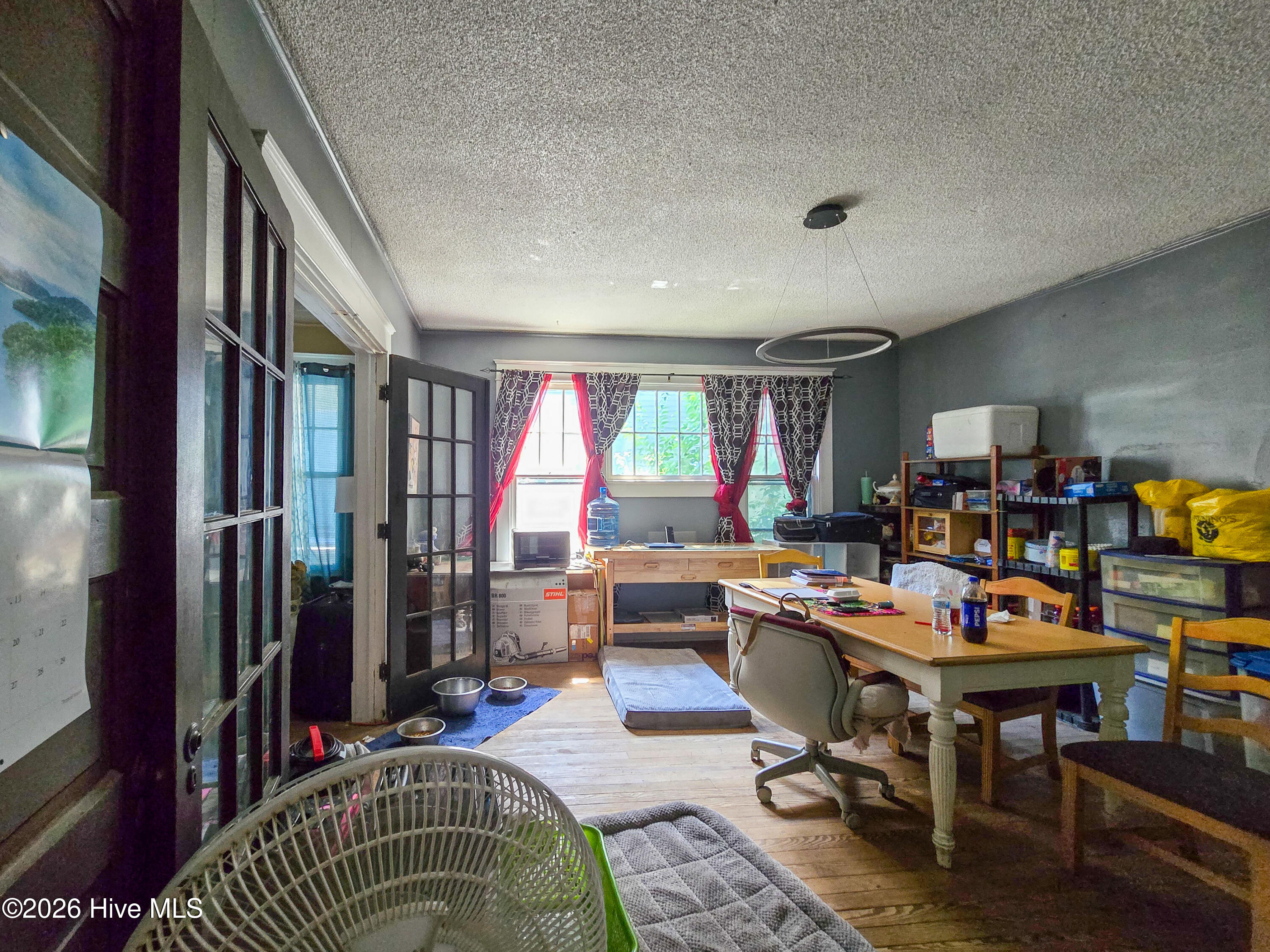 807 N Road Street Property Photo 4