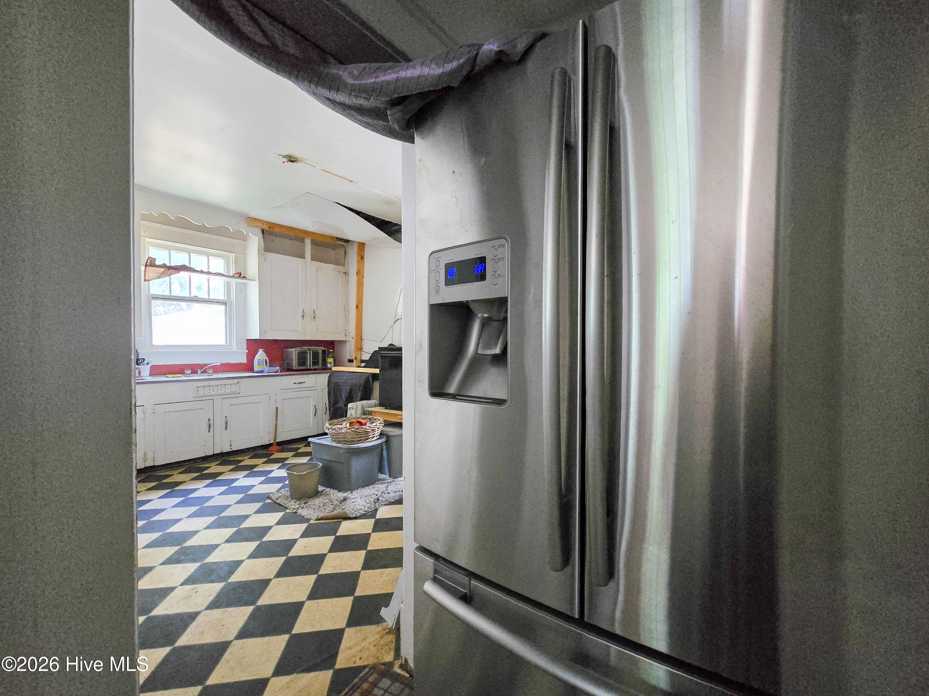 807 N Road Street Property Photo 5