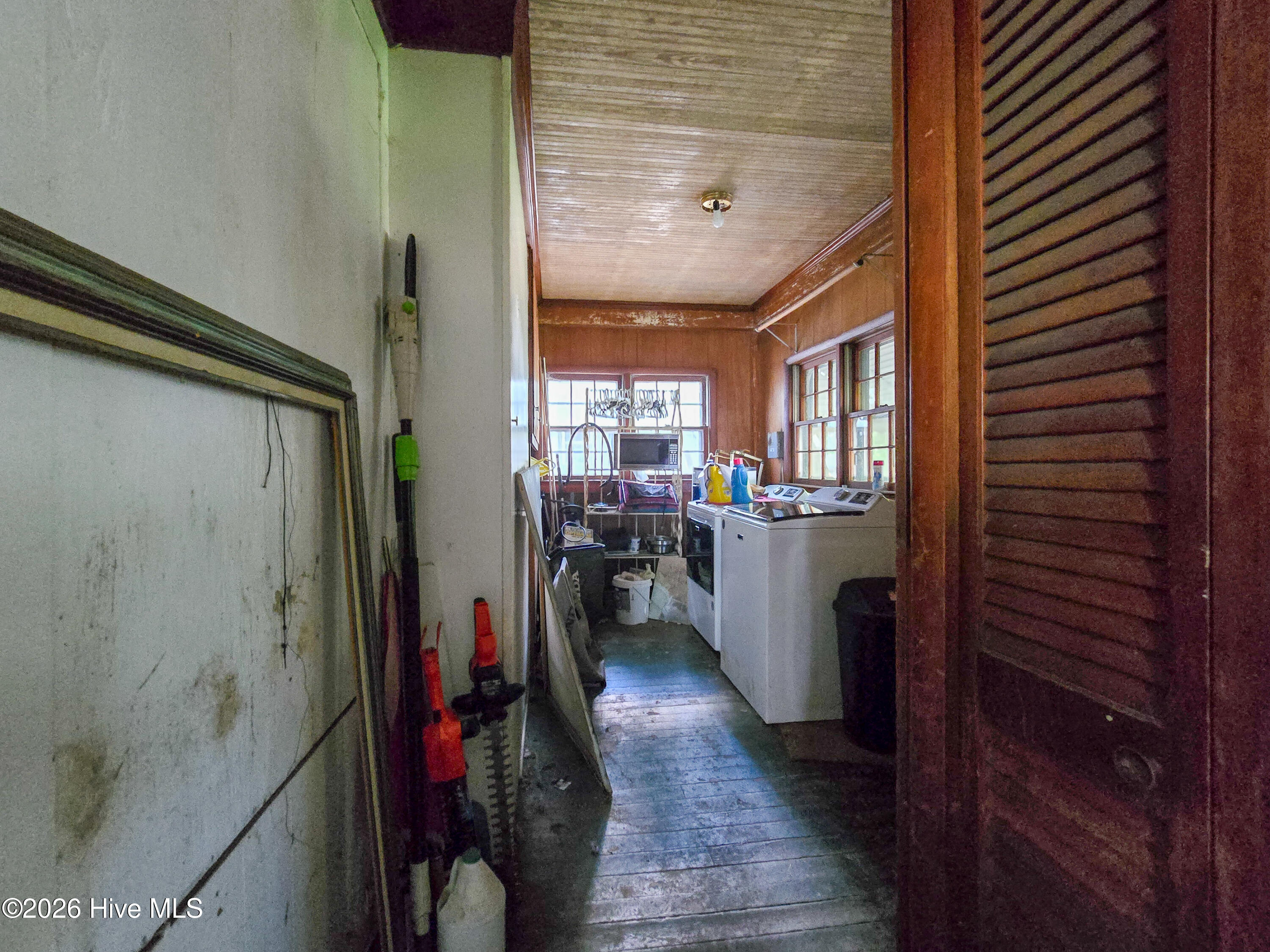 807 N Road Street Property Photo 7