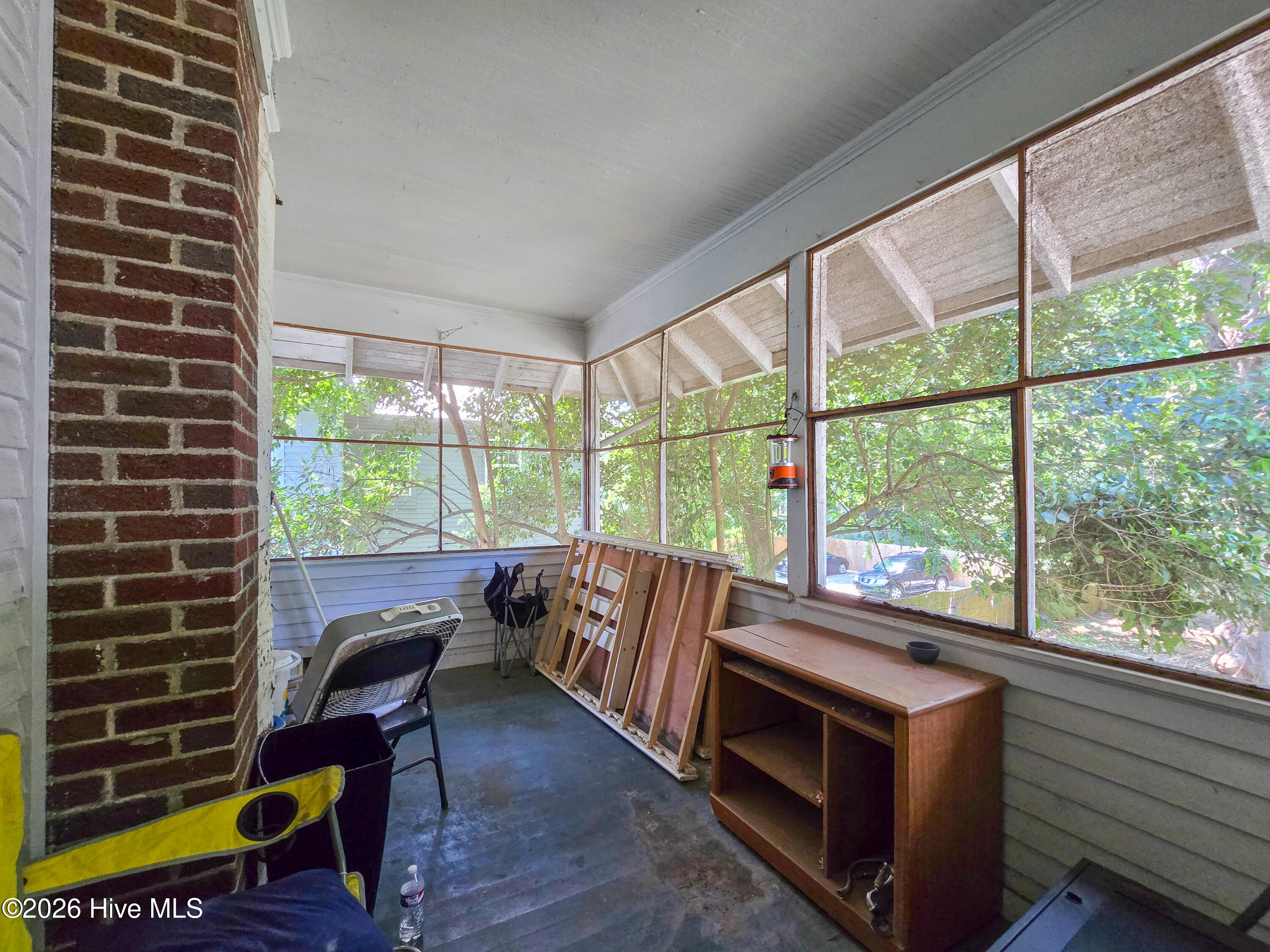 807 N Road Street Property Photo 12