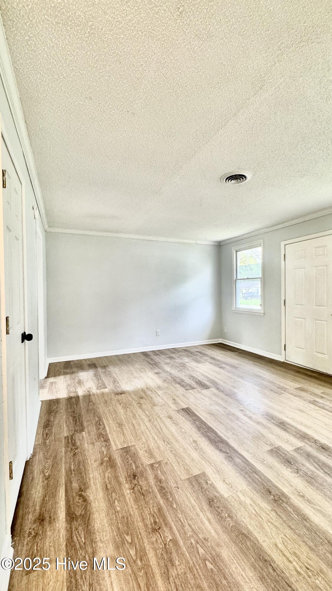 1222 Davis Street Property Photo 4