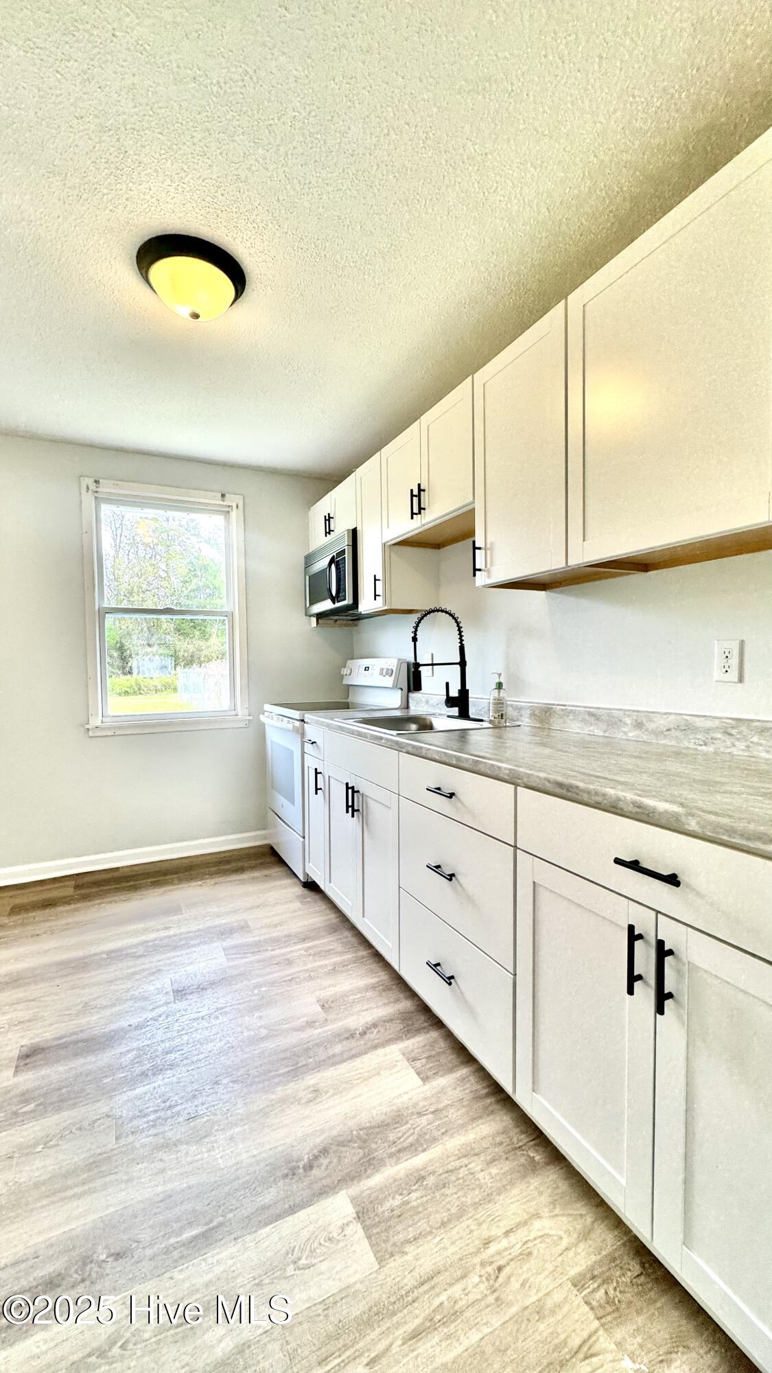 1222 Davis Street Property Photo 5