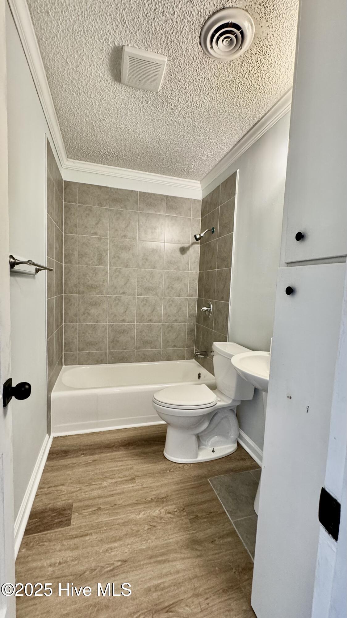 1222 Davis Street Property Photo 10