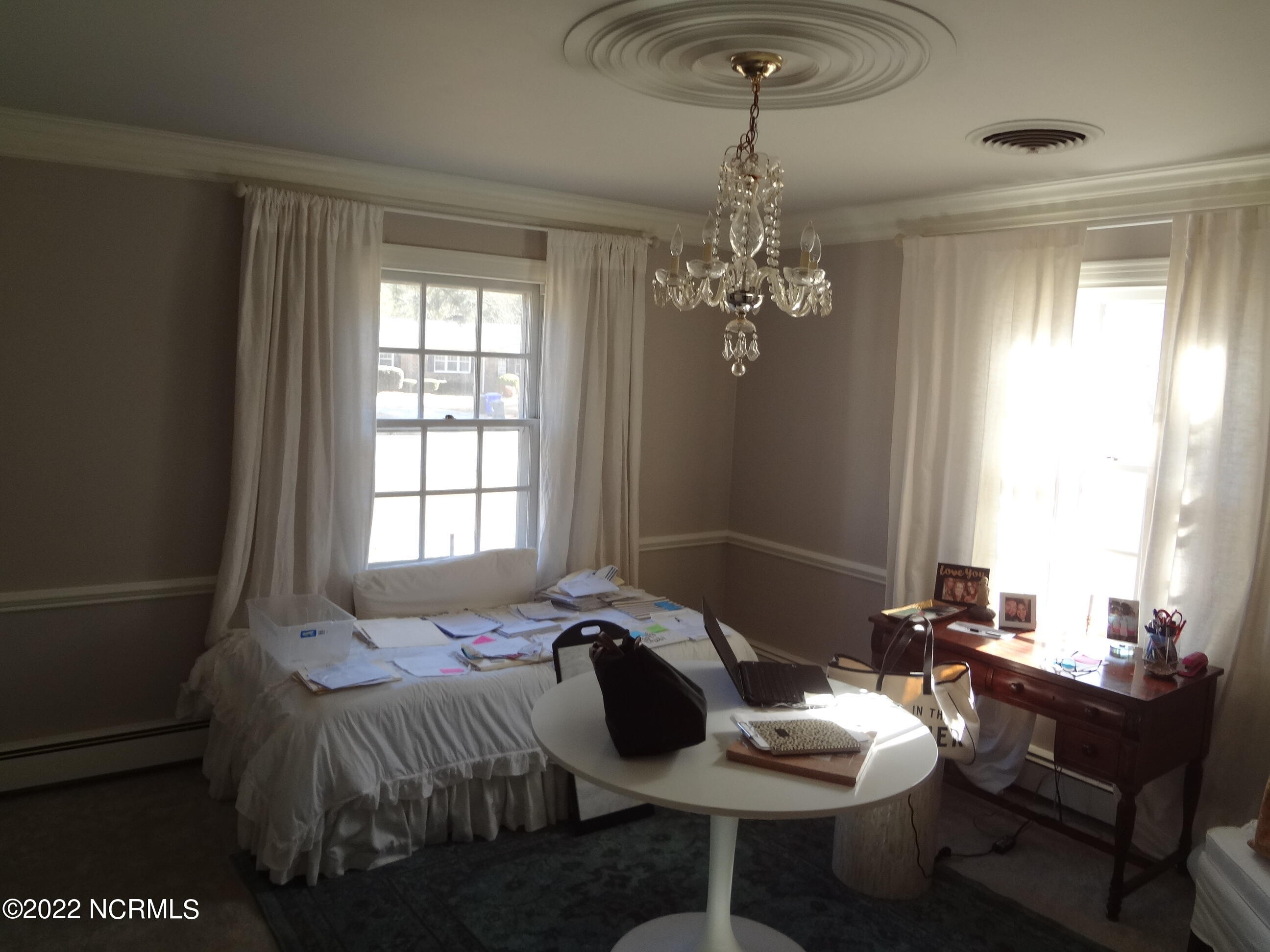 3004 S Elm Street Property Photo 14