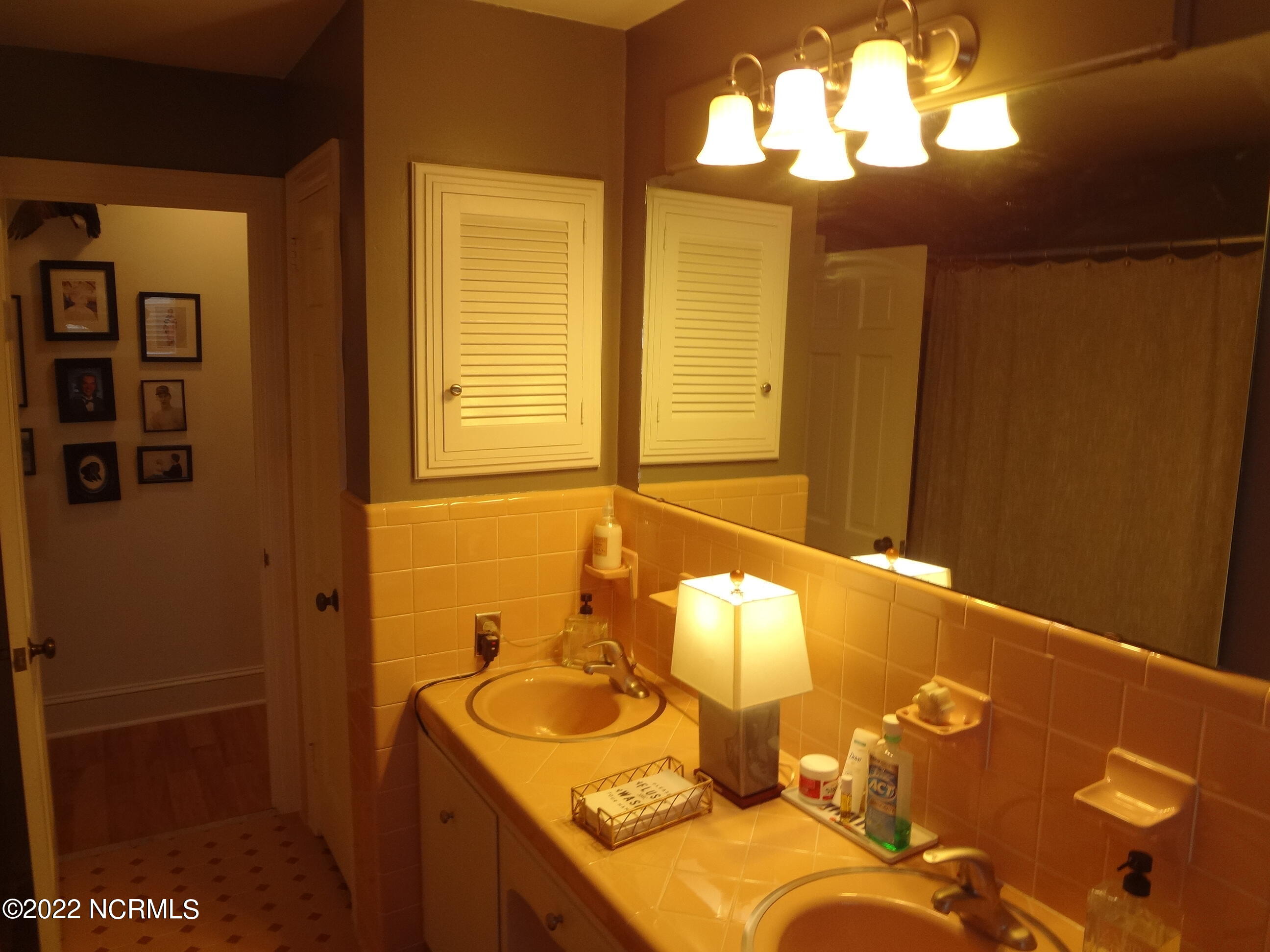 3004 S Elm Street Property Photo 22