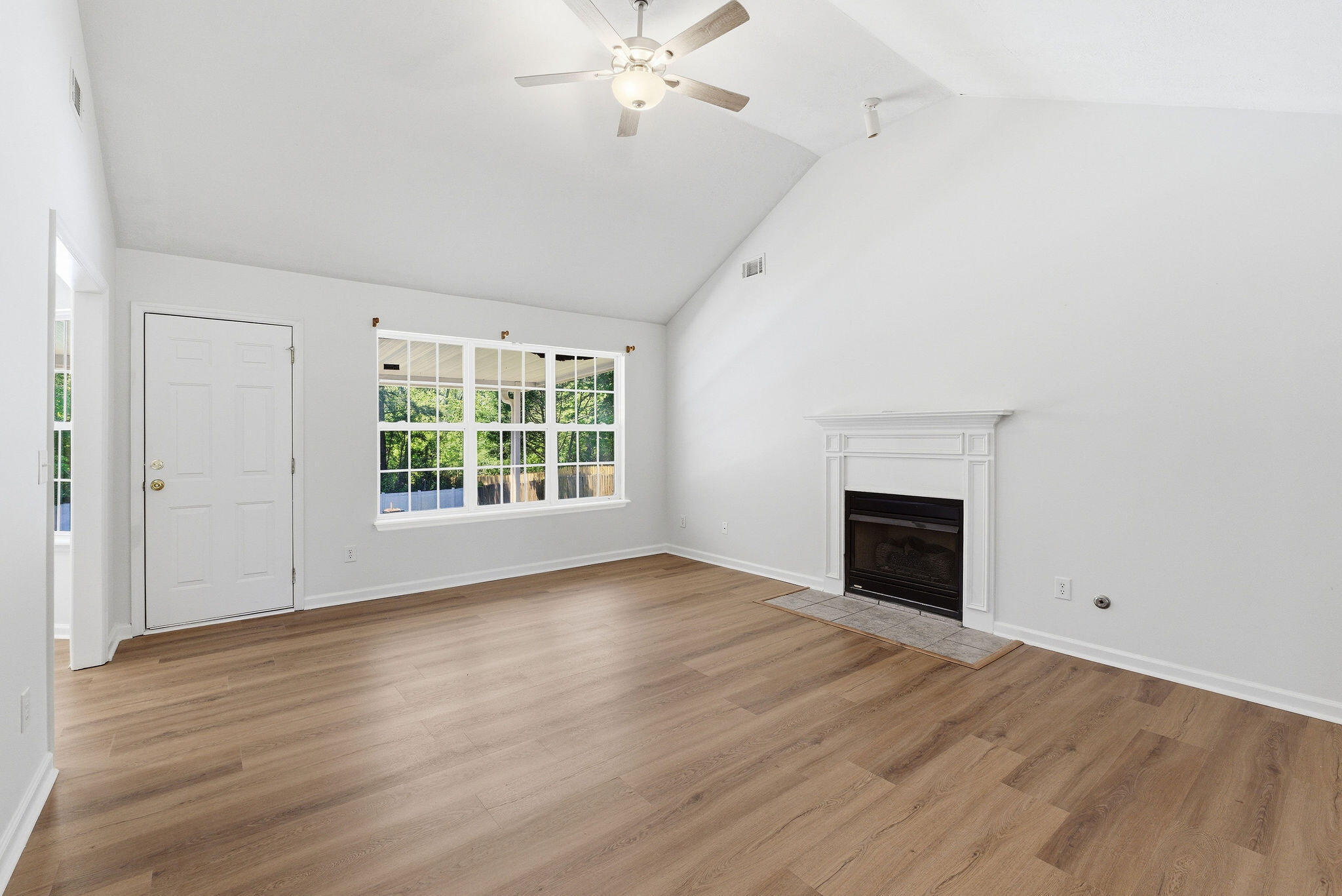 930 Cannock Street Property Photo 6