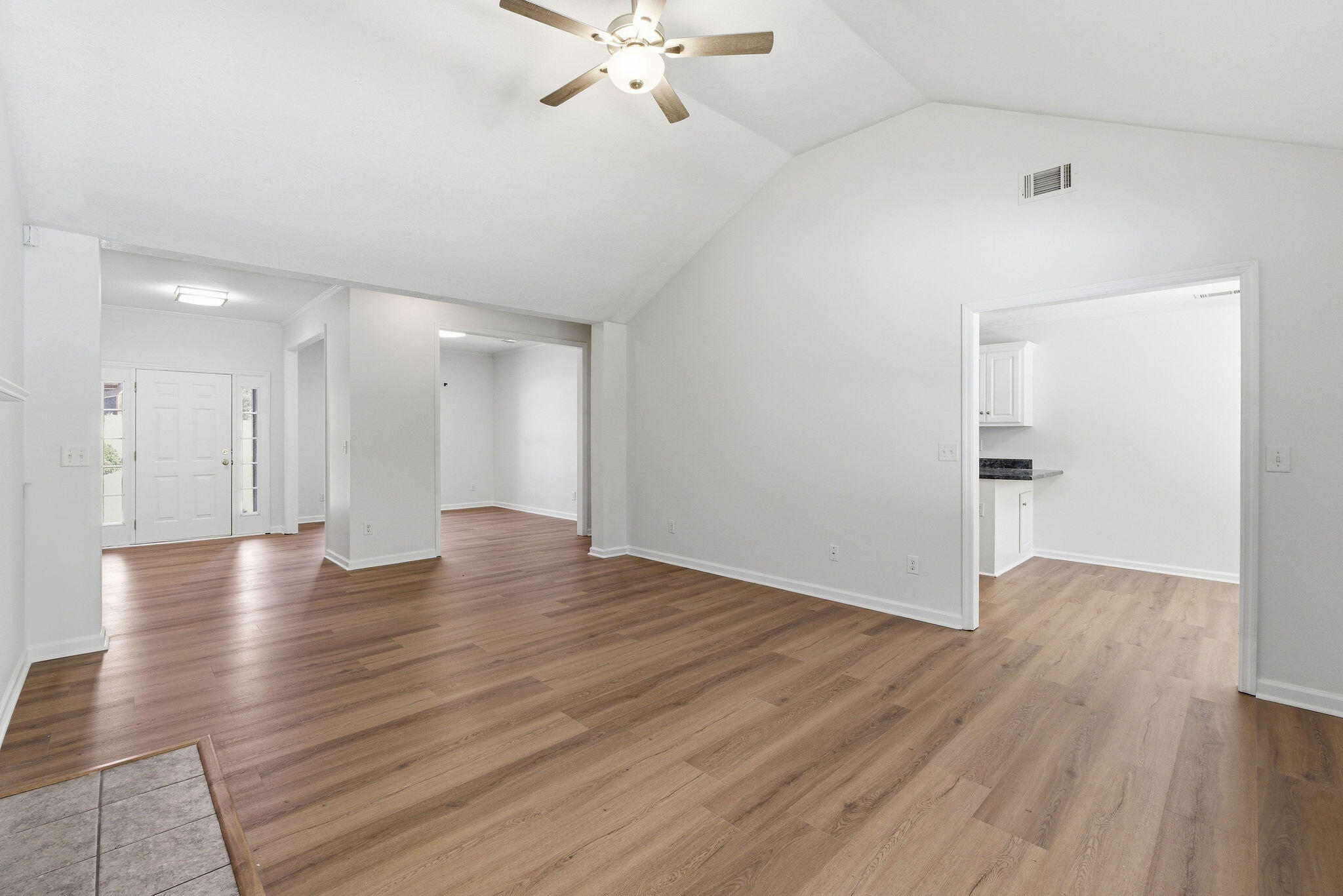 930 Cannock Street Property Photo 7