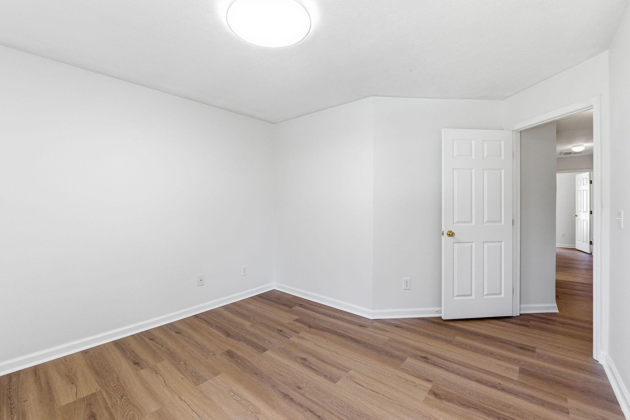 930 Cannock Street Property Photo 13