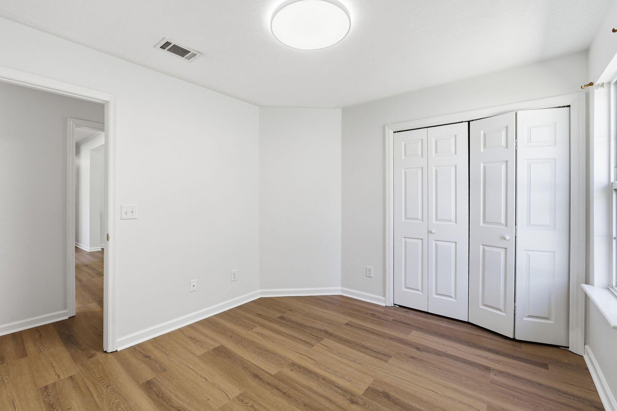 930 Cannock Street Property Photo 15